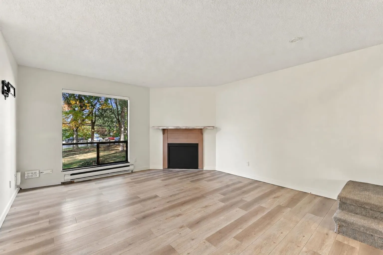 14803 Holly Park Lane