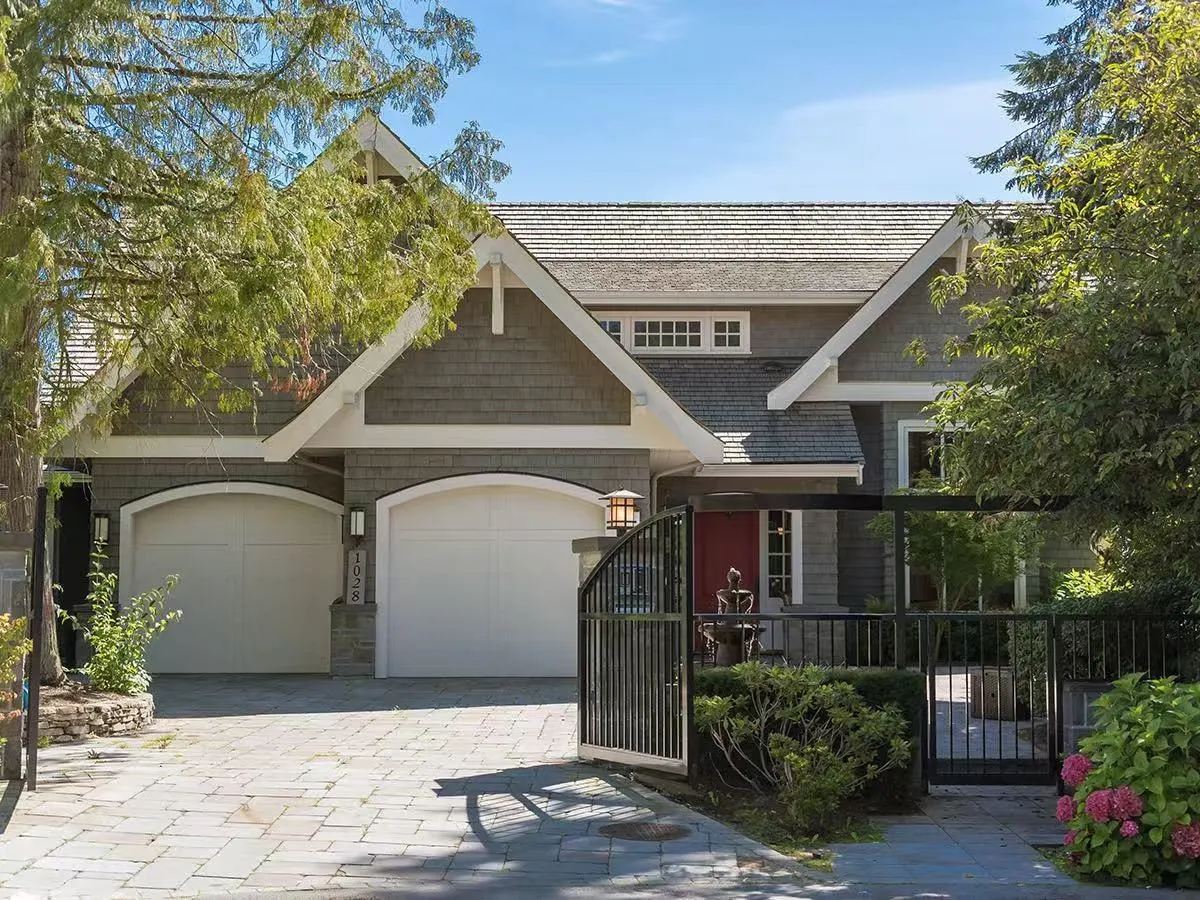 1028 Groveland Place