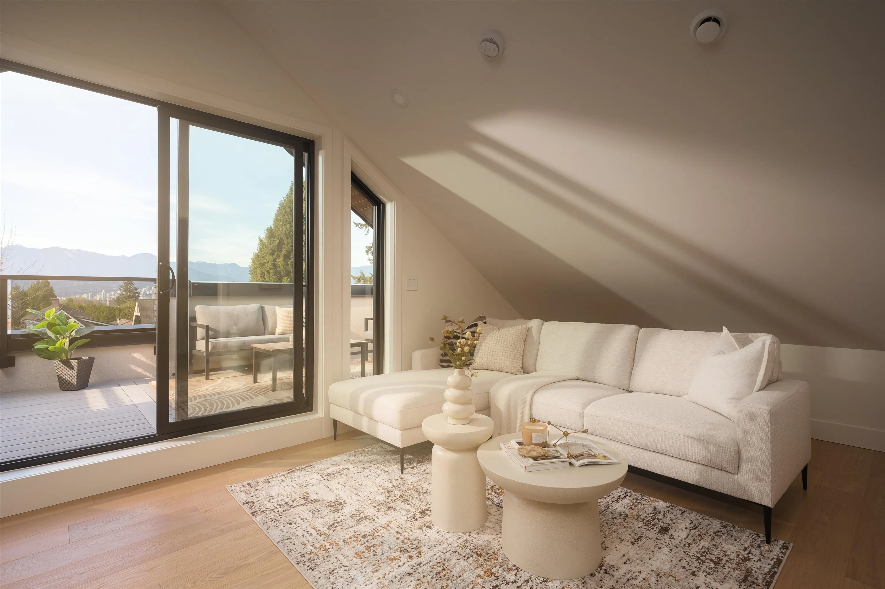 882 E 13 Avenue #1