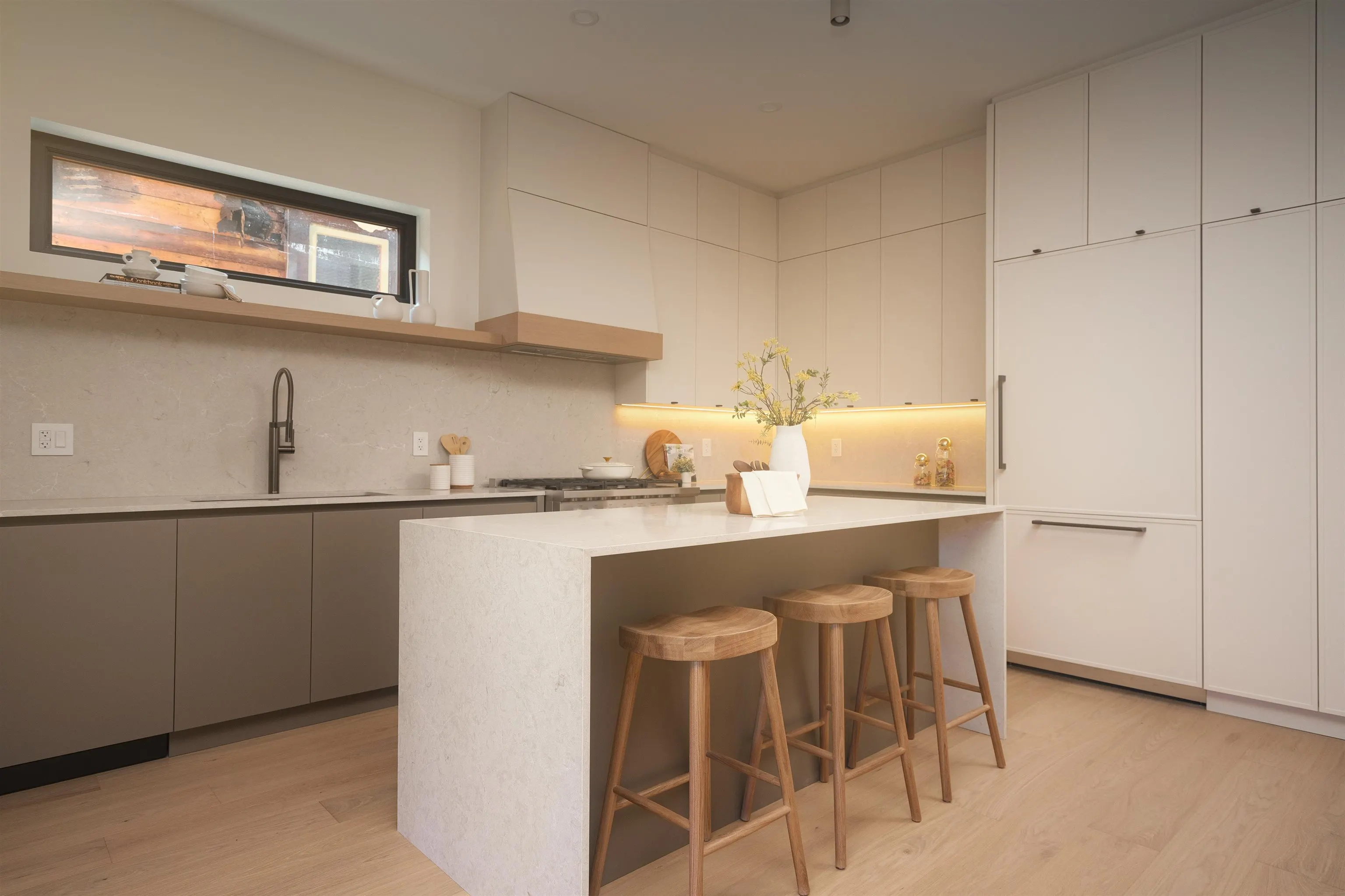 882 E 13 Avenue #1
