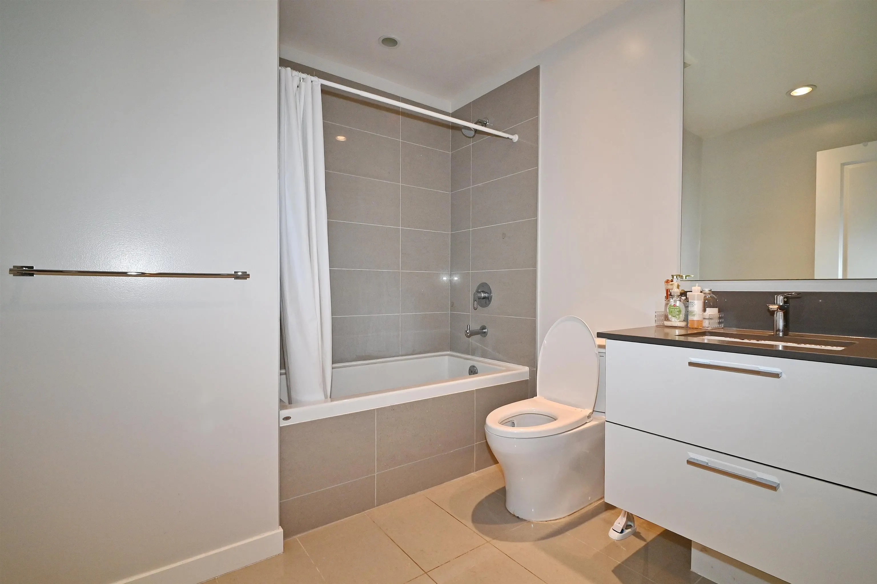 3487 Binning Road #907