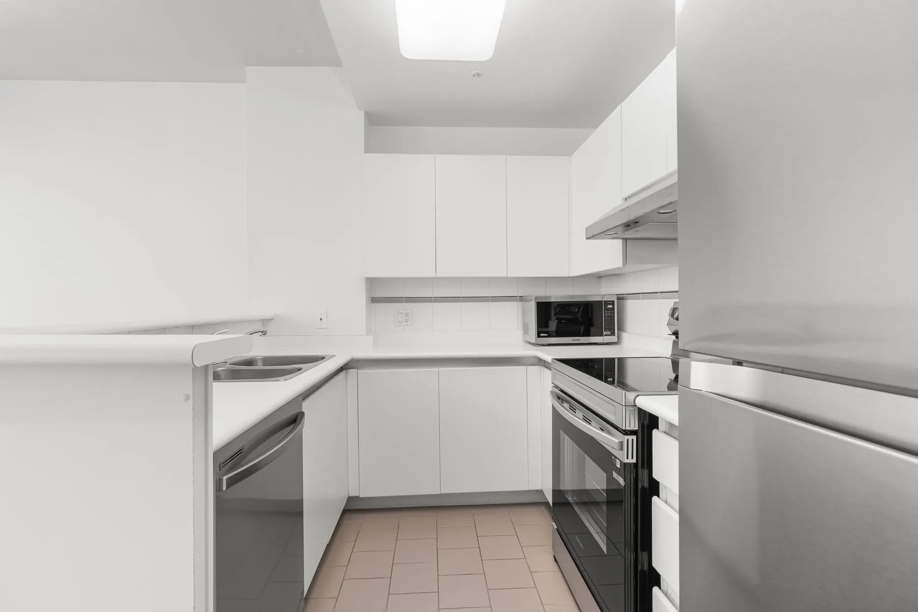 989 Nelson Street #1012