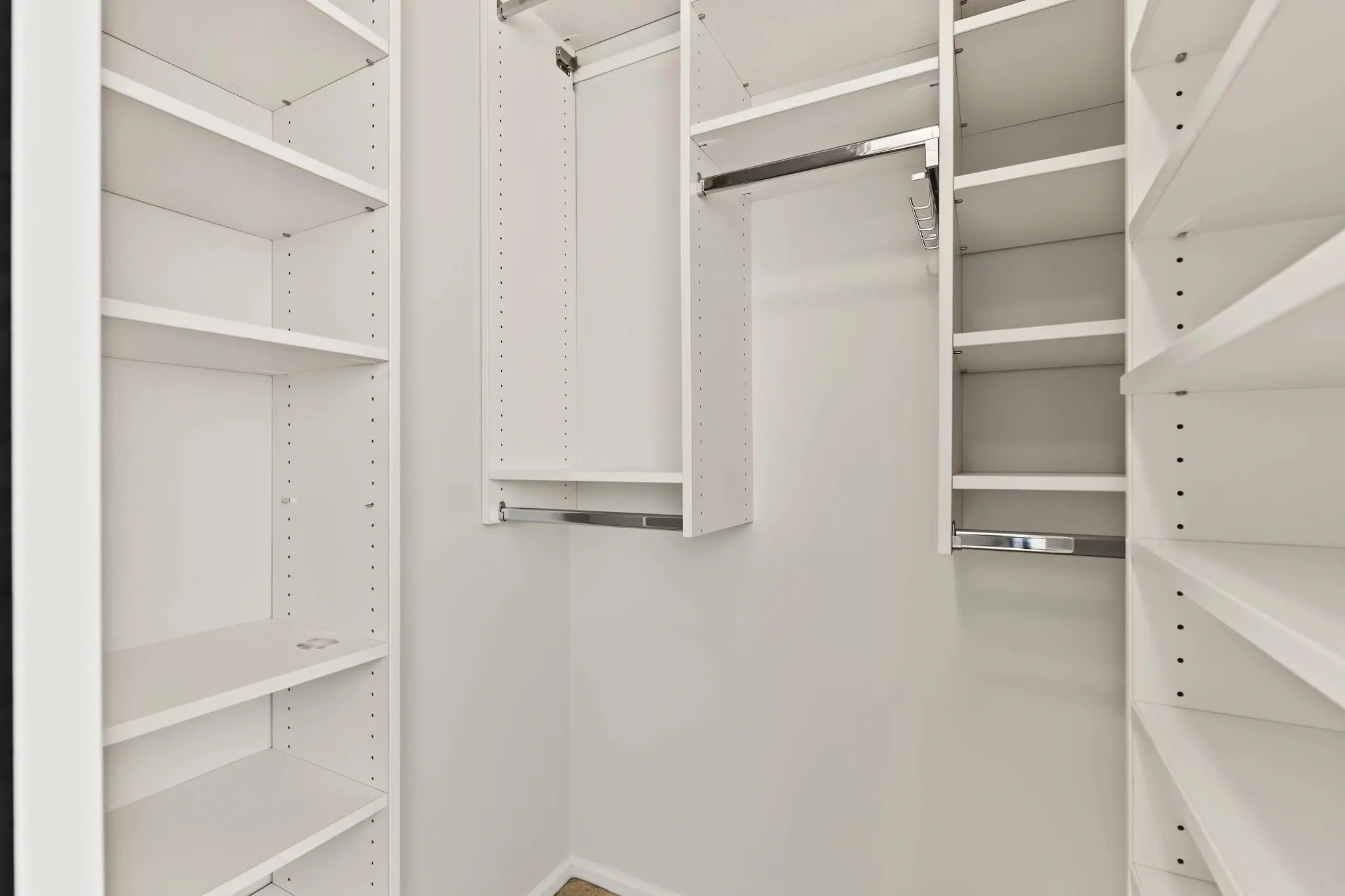 38 Leopold Place #602
