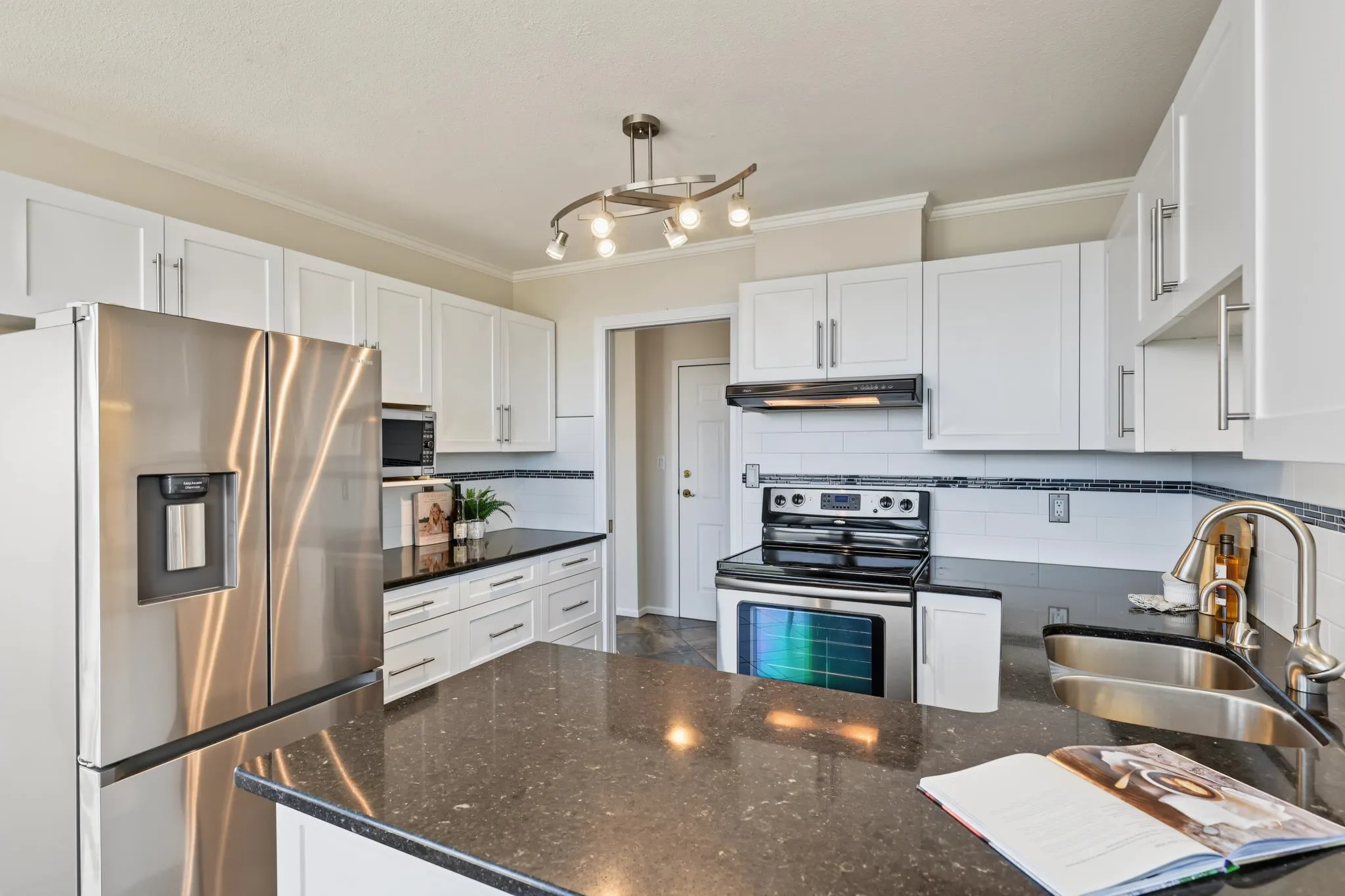 38 Leopold Place #602