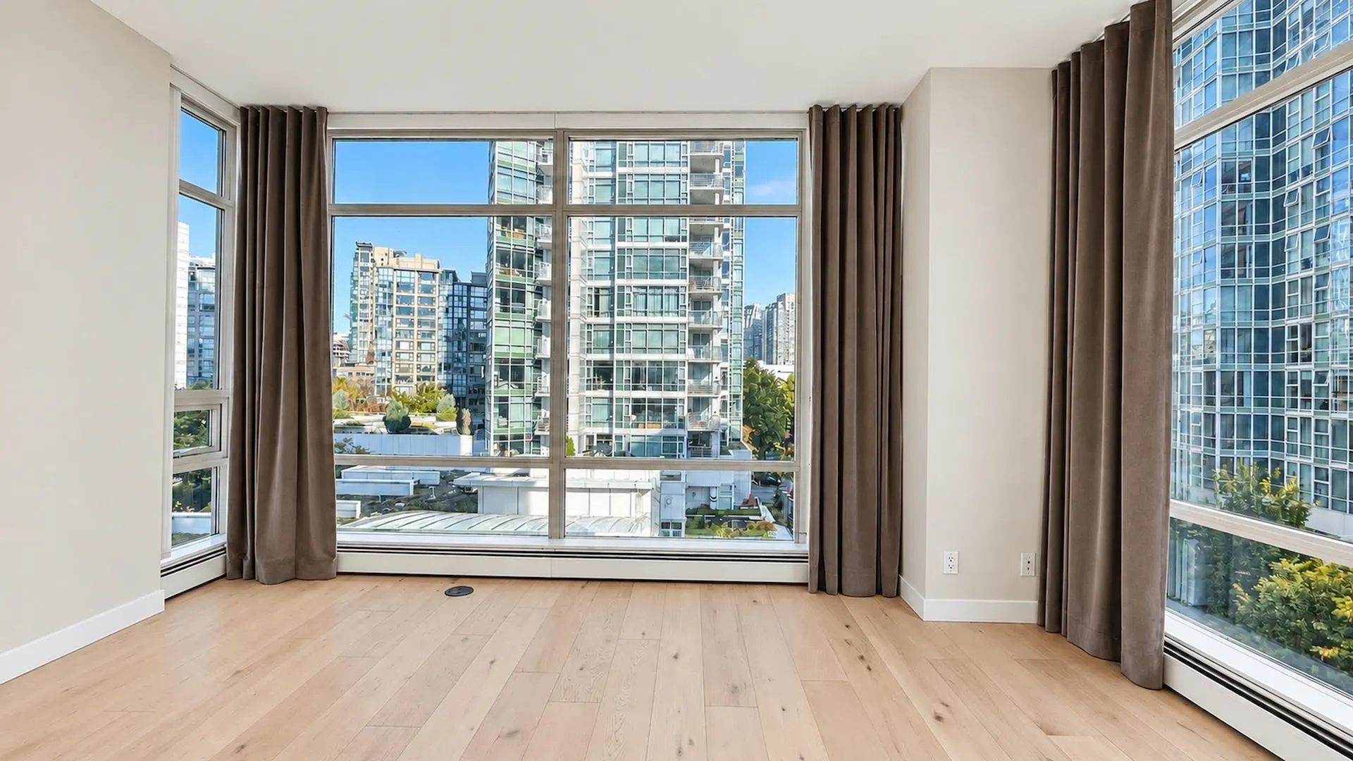 1111 Marinaside Crescent #701