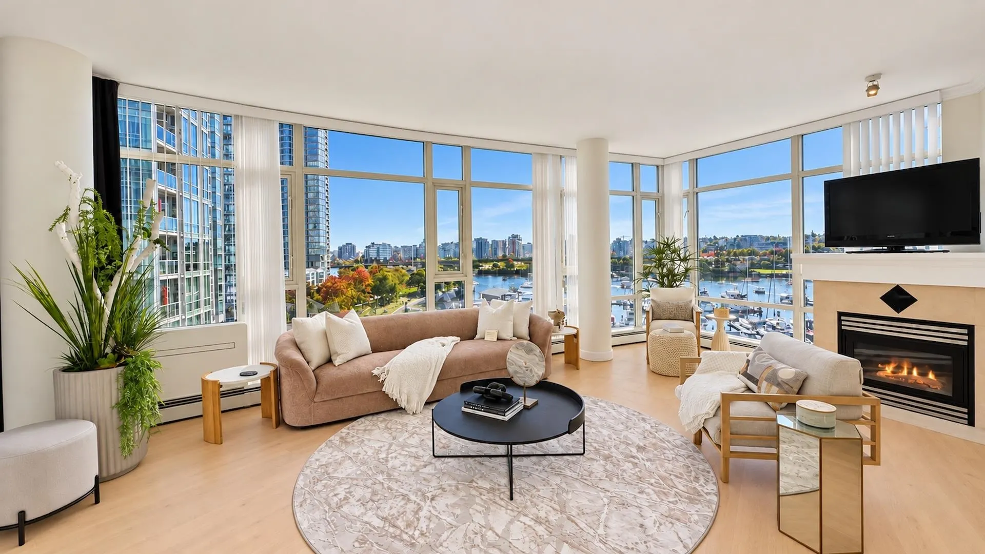 1111 Marinaside Crescent #701
