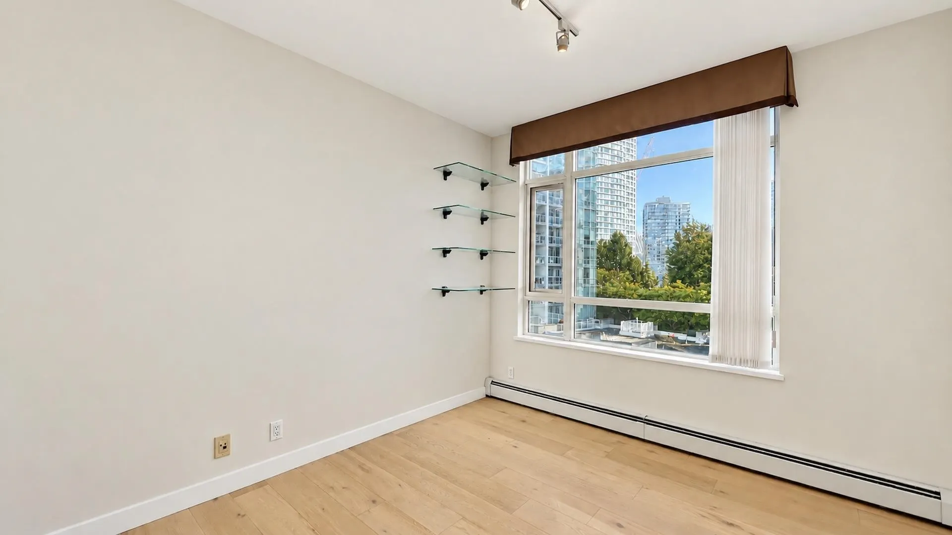 1111 Marinaside Crescent #701