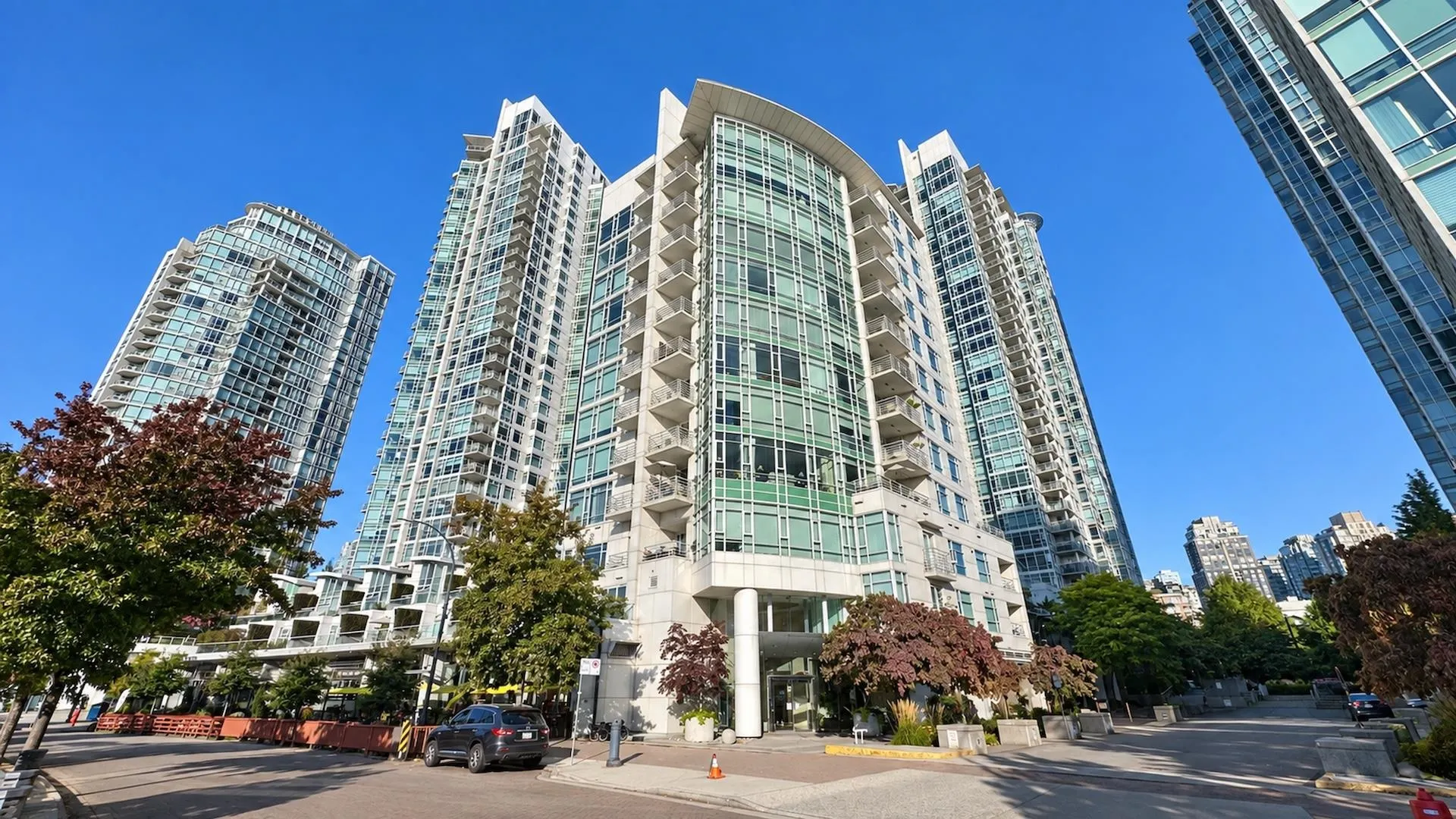 1111 Marinaside Crescent #701