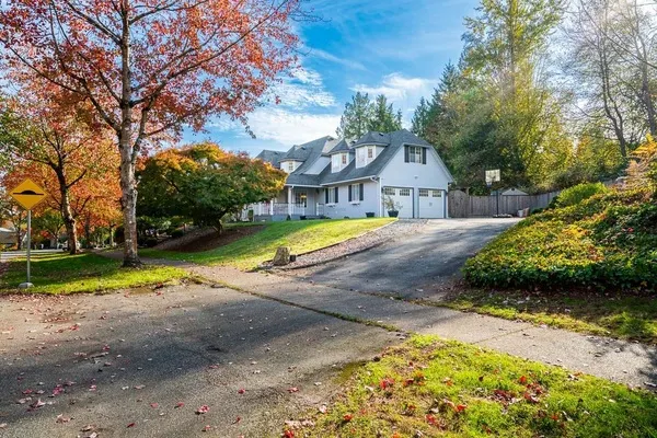 6143 Killarney Drive