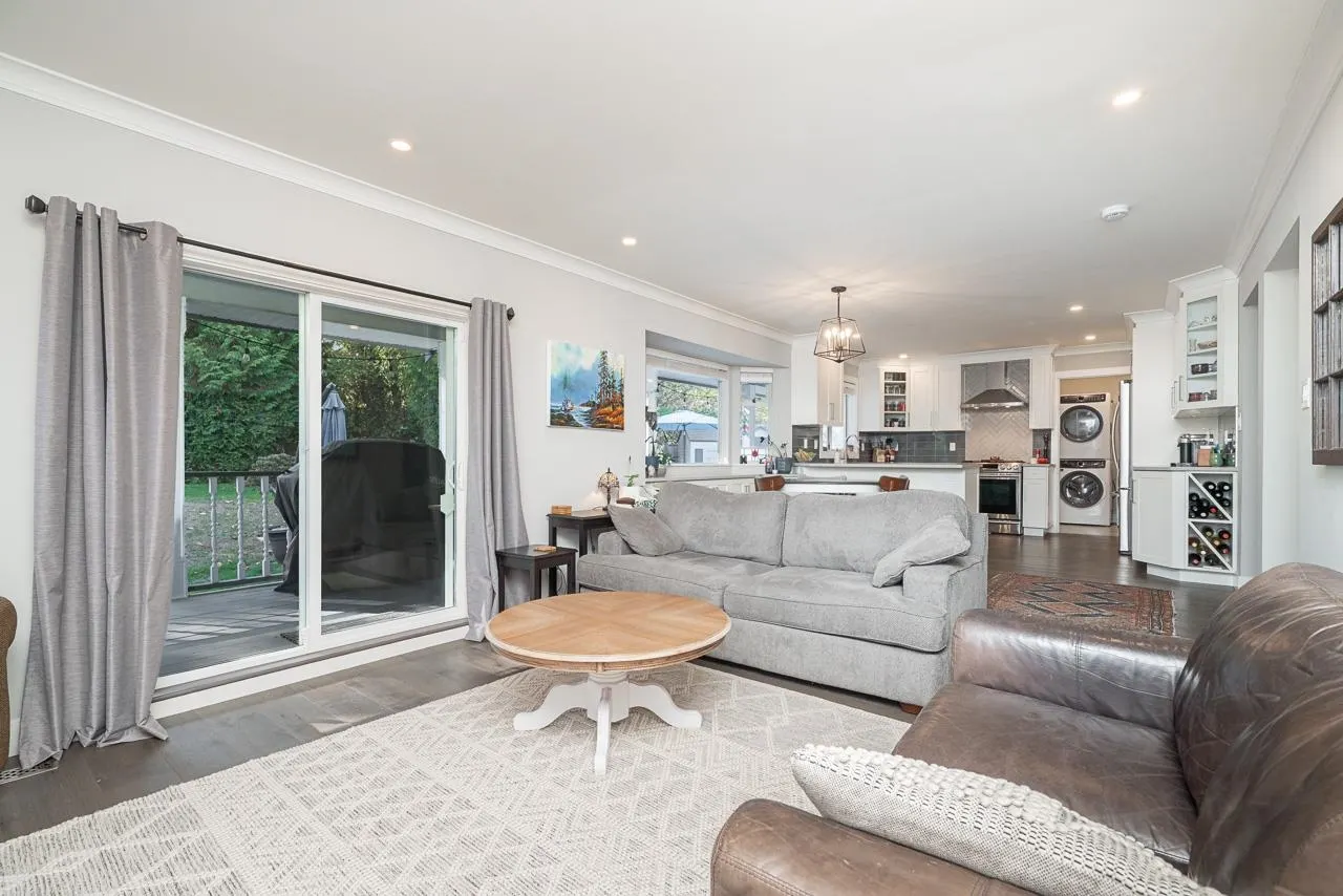 6143 Killarney Drive