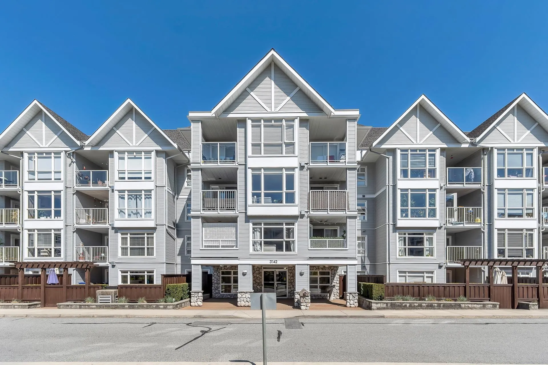 3142 St Johns Street #213