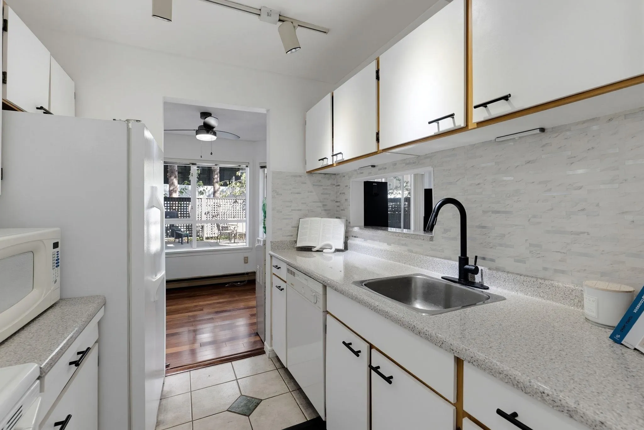 555 W 14th Avenue #104
