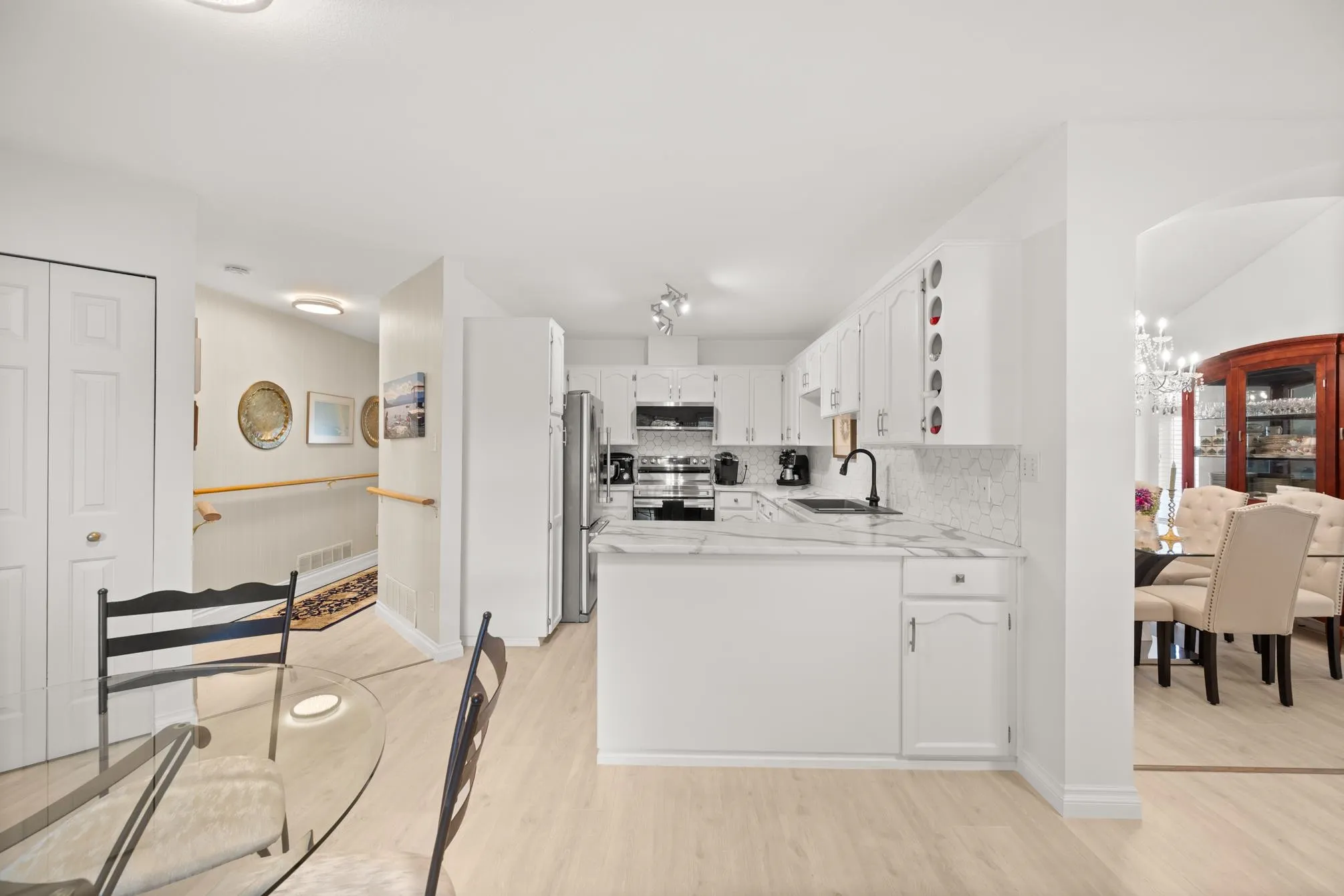 19649 53 Avenue #5