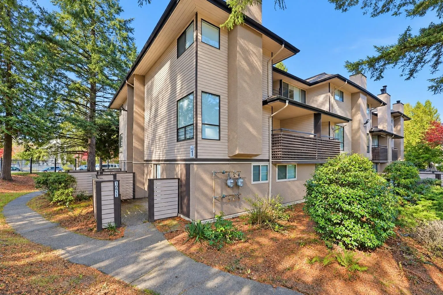 10511 Holly Park Lane