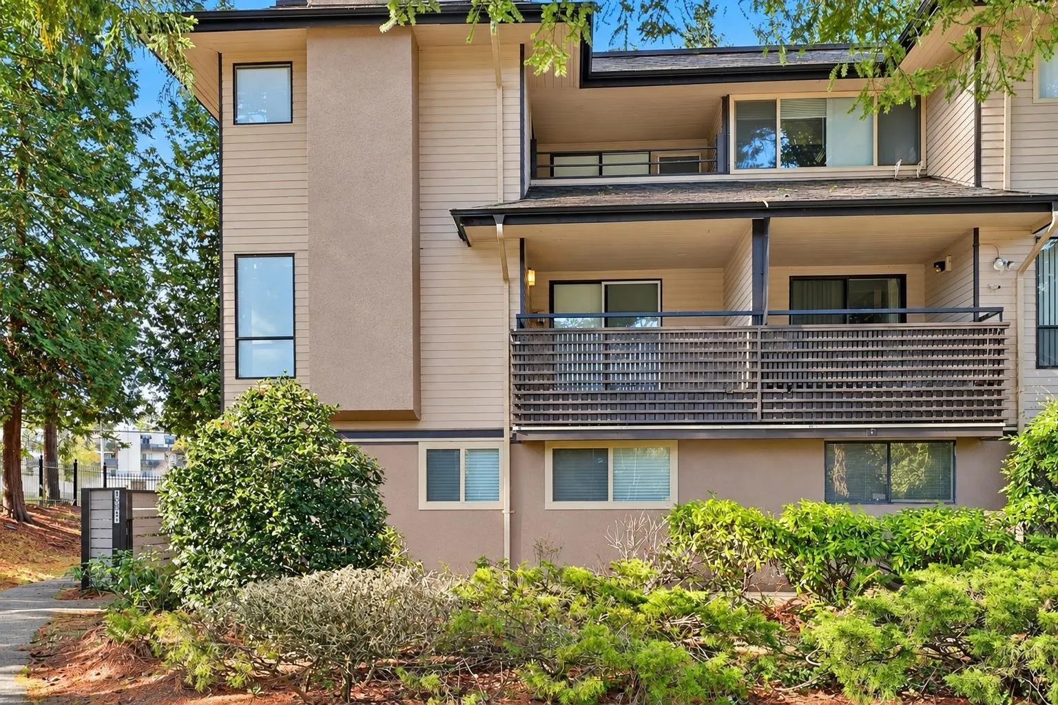 10511 Holly Park Lane