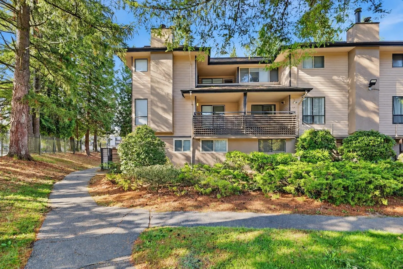 10511 Holly Park Lane