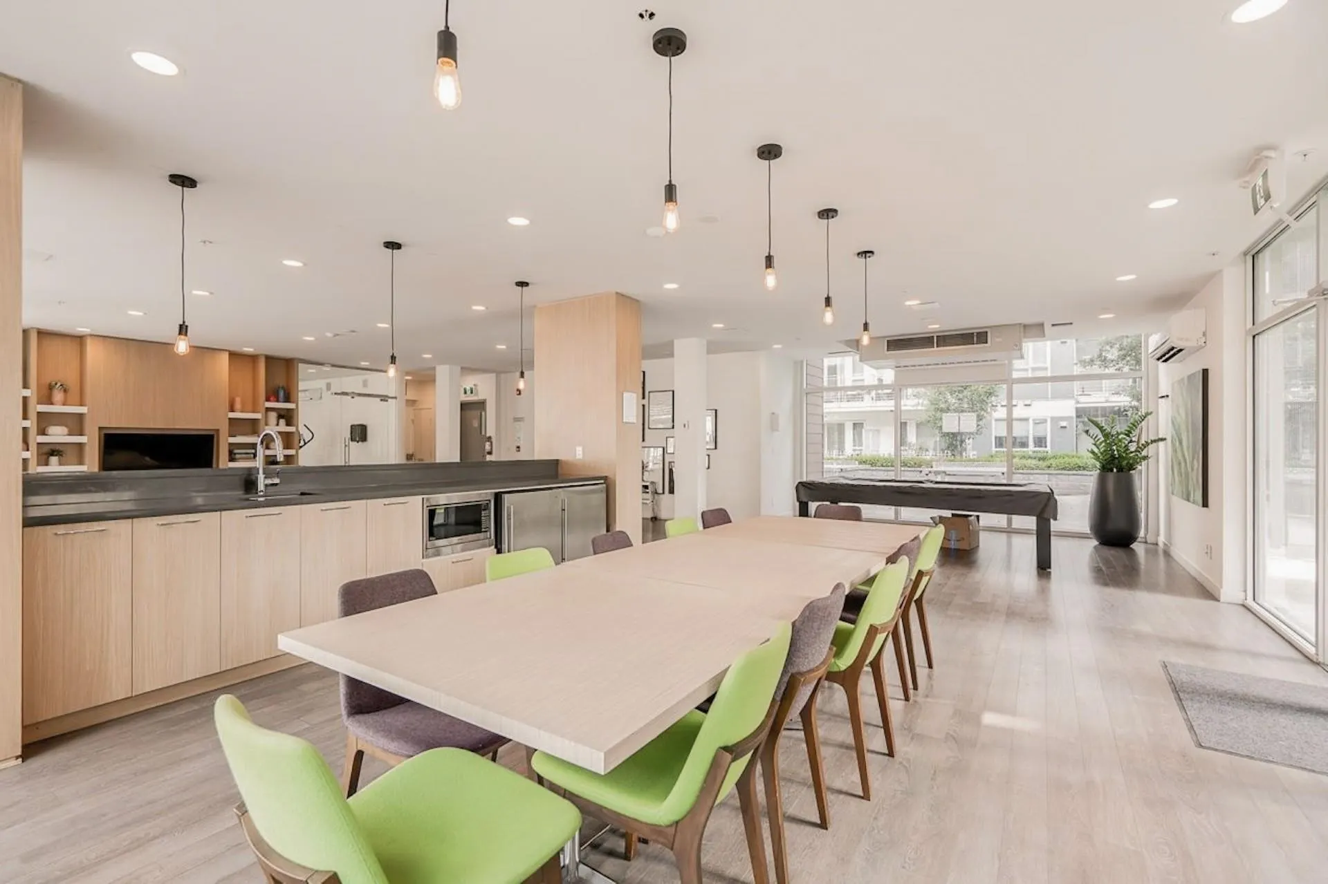 10581 140 Street #419