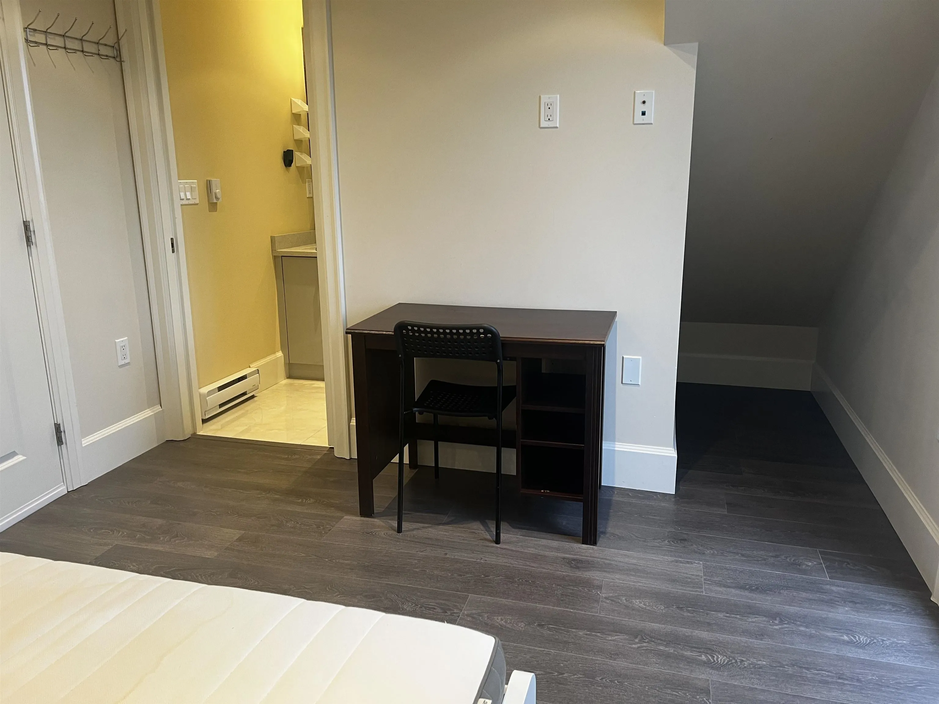 5x E 51th Avenue