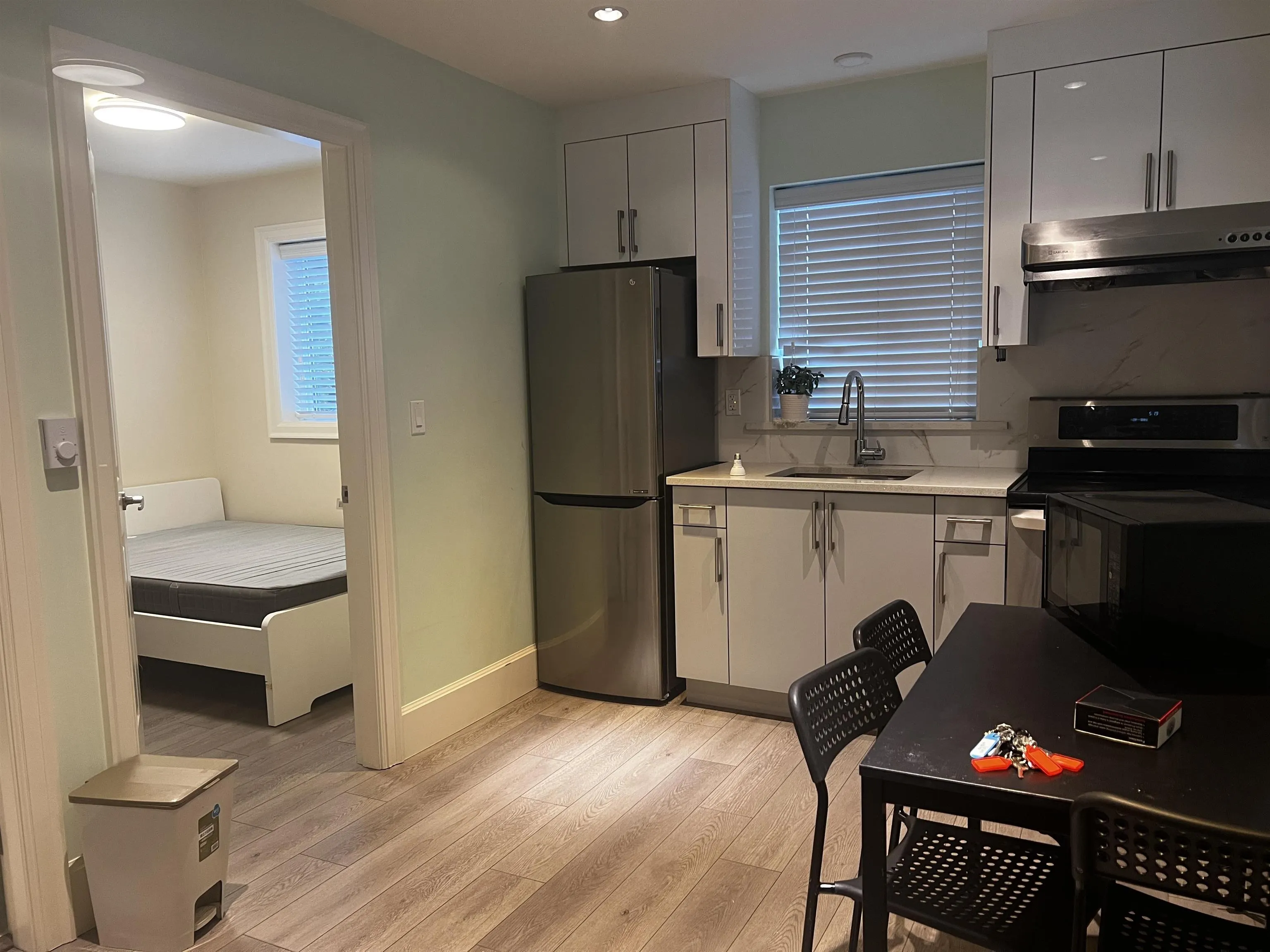 5x E 51th Avenue