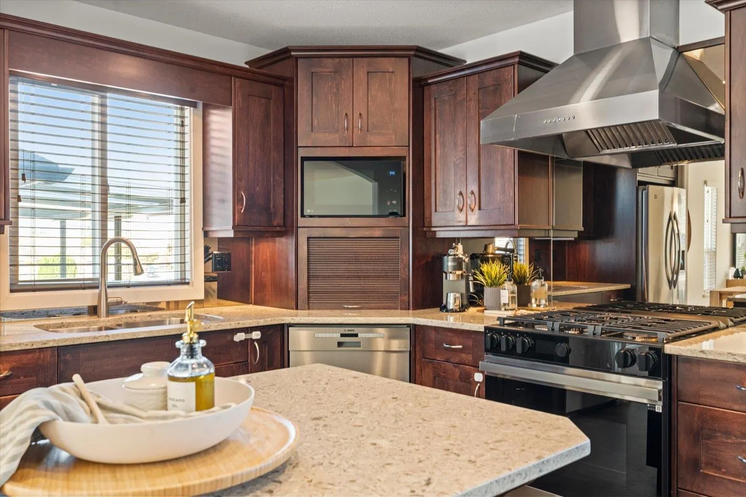 5415 Peach Road #2