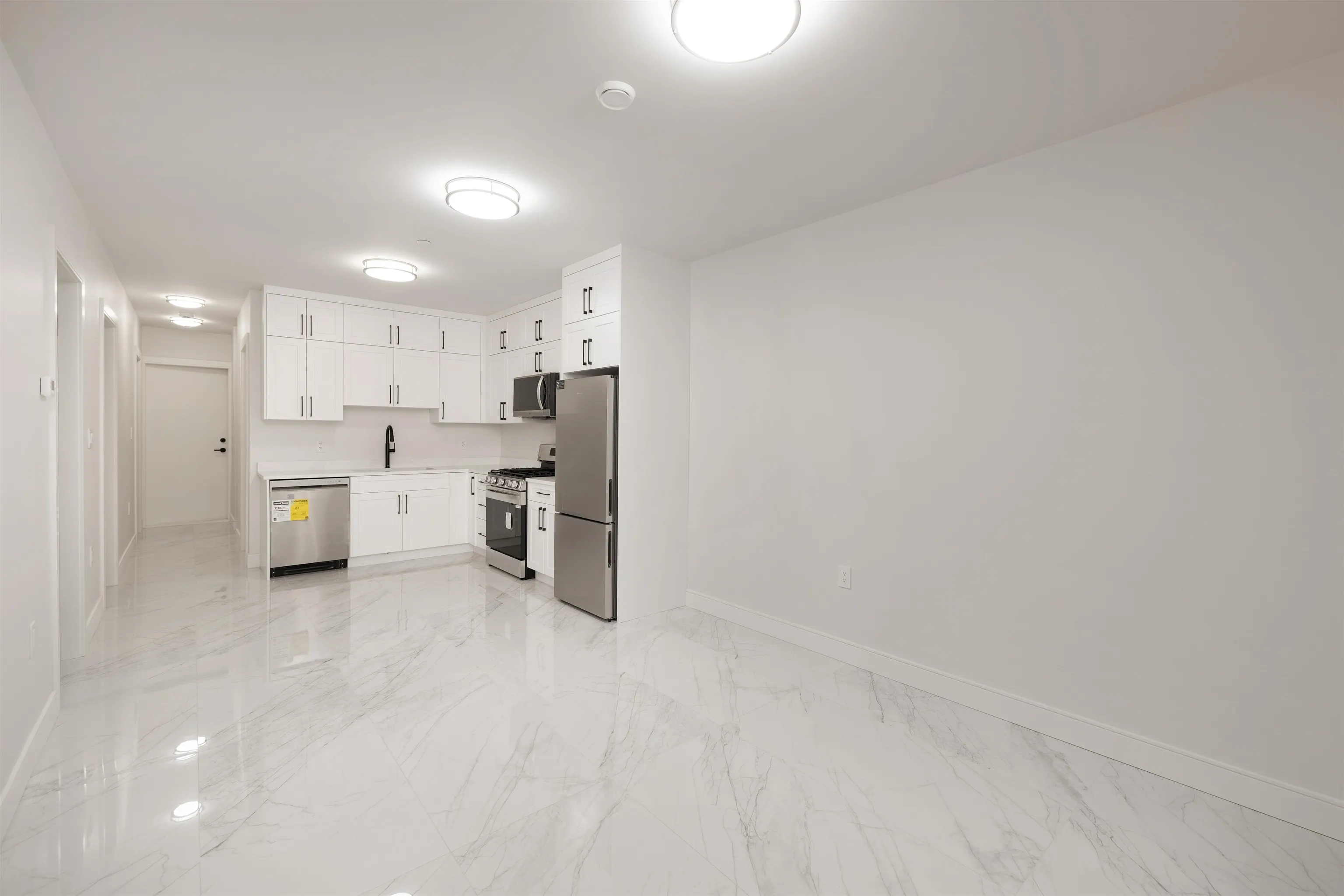 838 E 14th Street