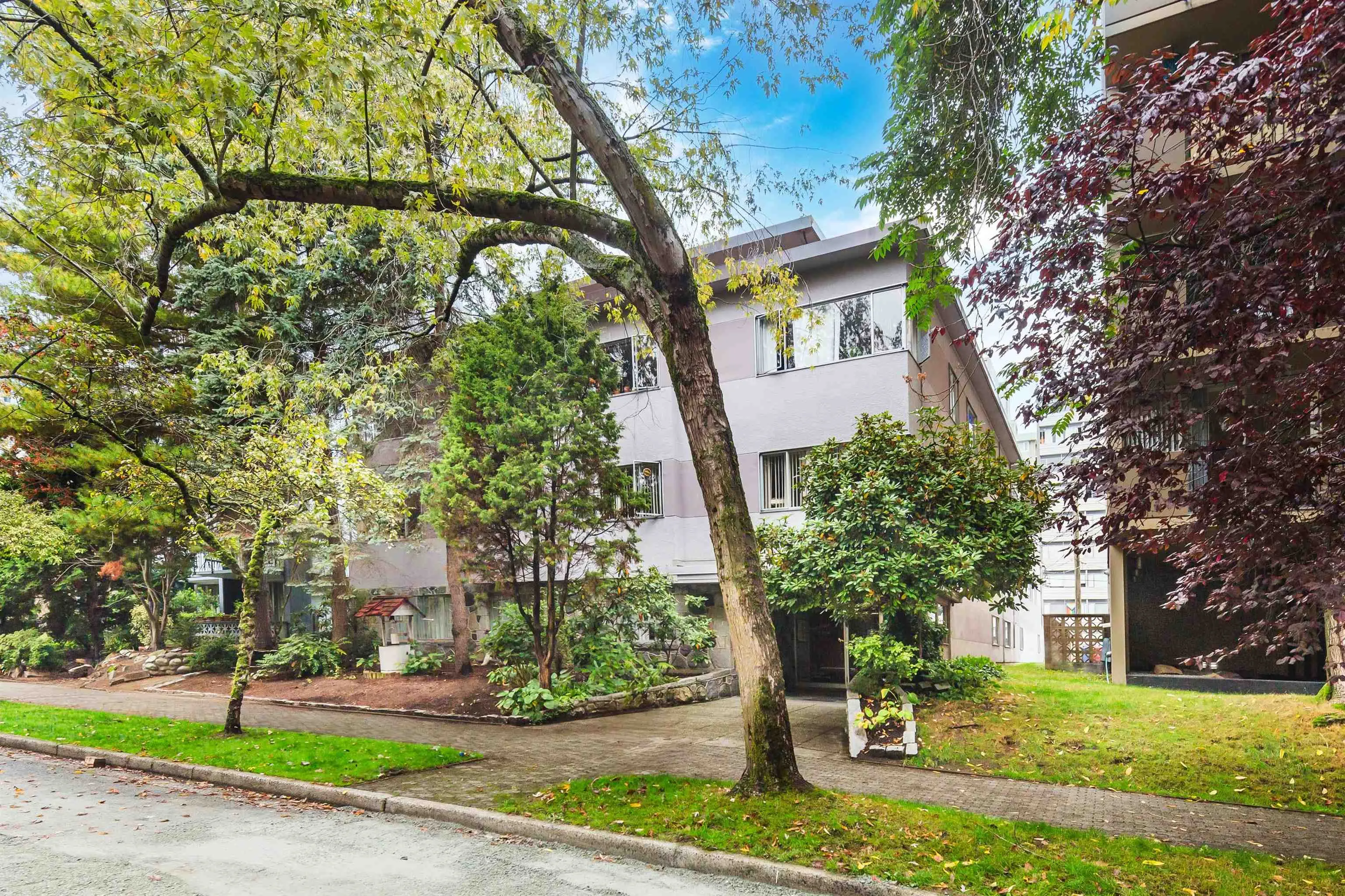 1925 Nelsonstreet #203
