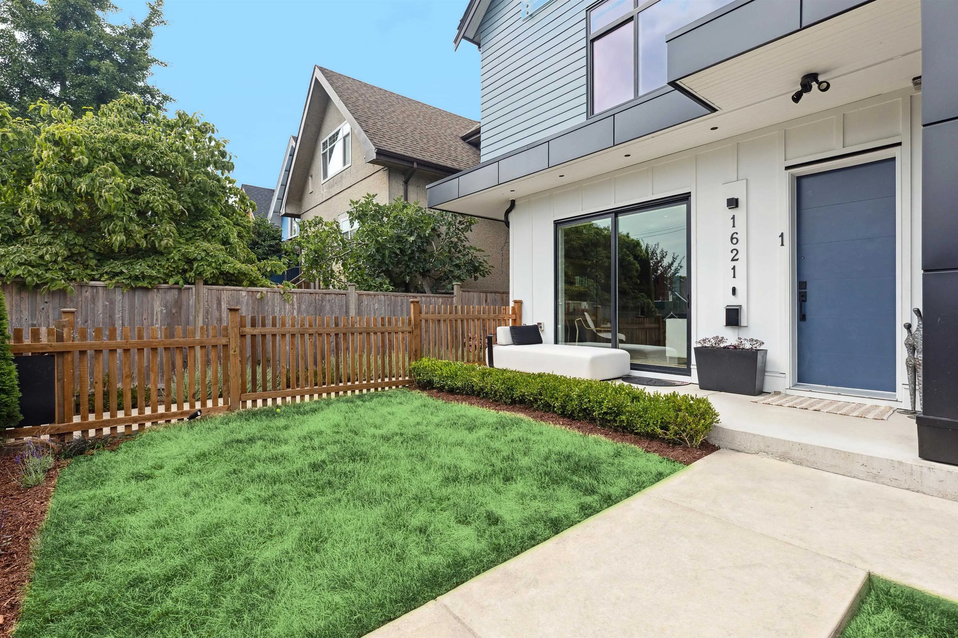 1621 E 11th Avenue #1