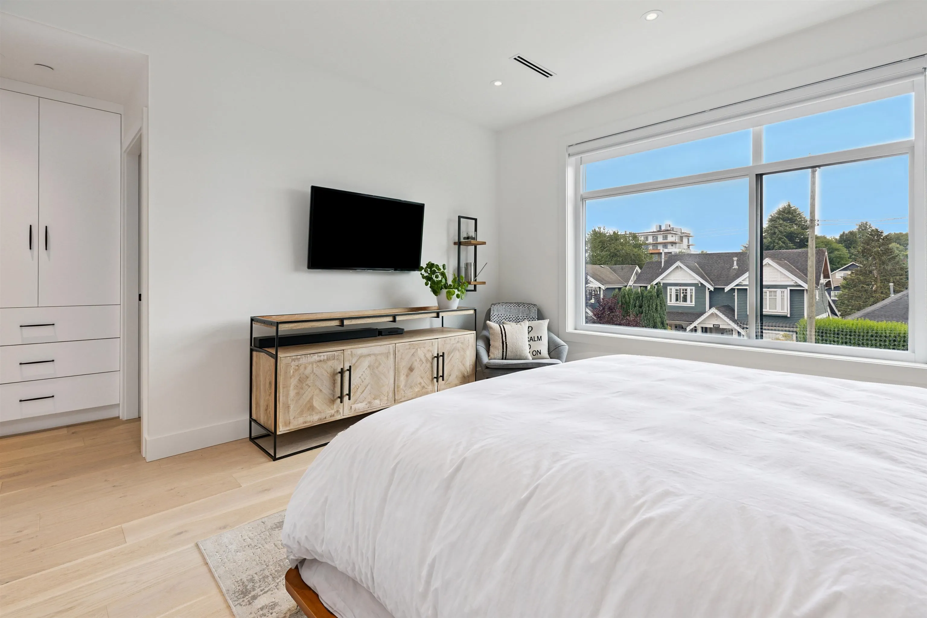 1621 E 11th Avenue #1