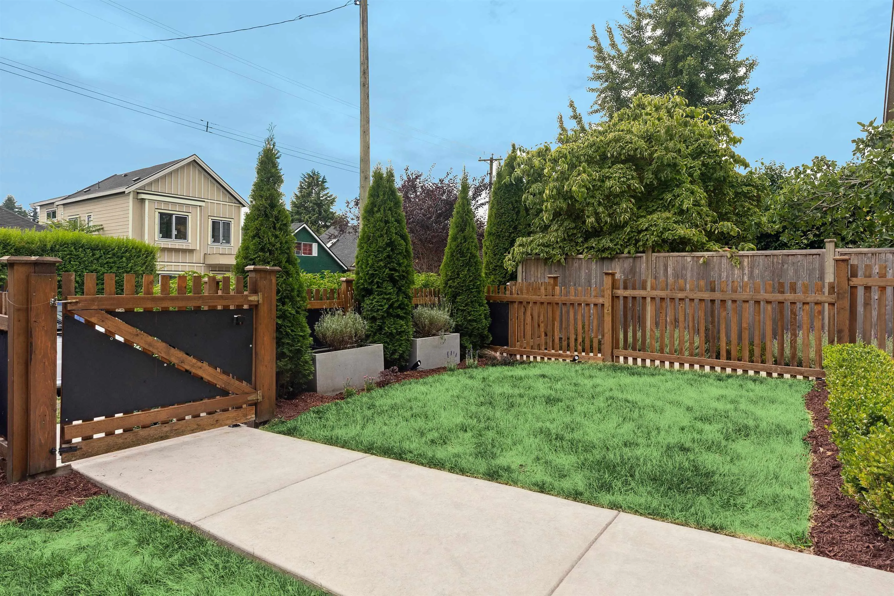 1621 E 11th Avenue #1