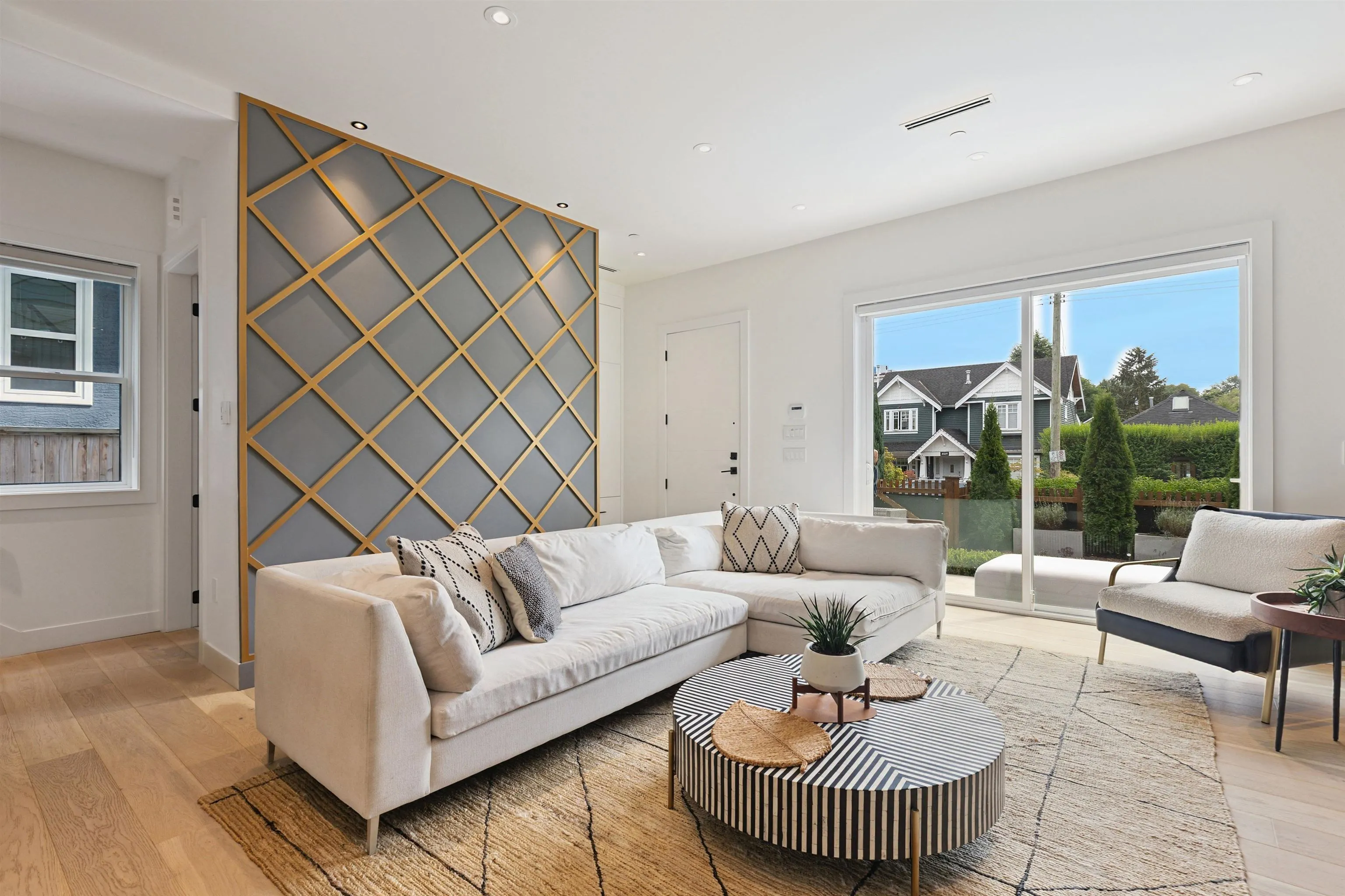 1621 E 11th Avenue #1