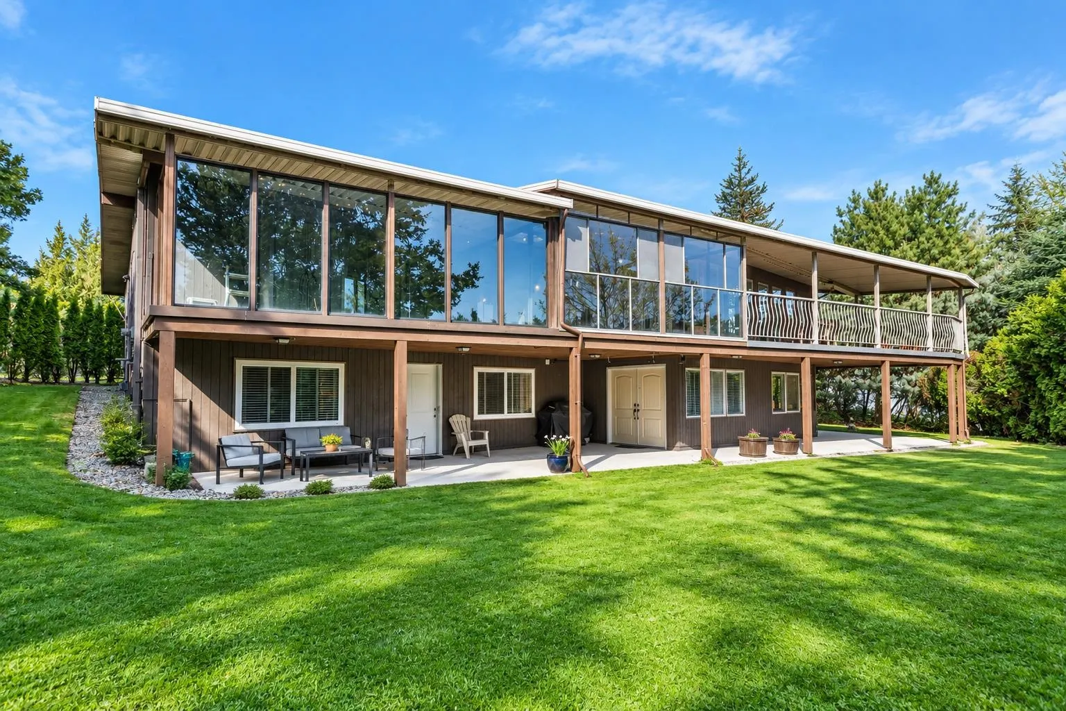 2452 Sunnyside Place