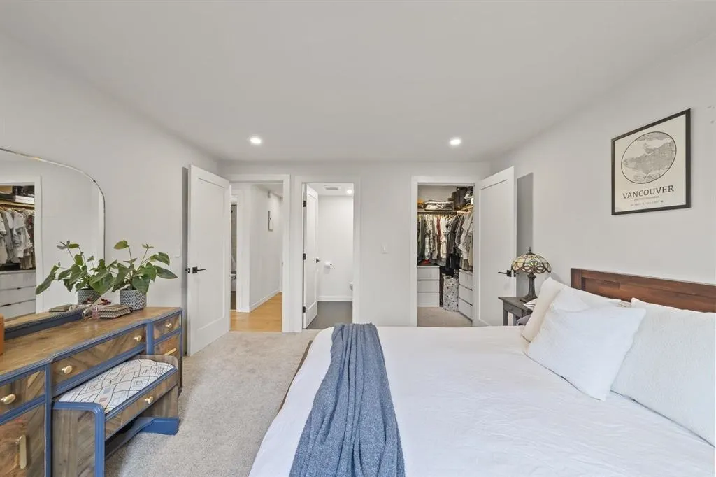 327 W 2nd Street #206