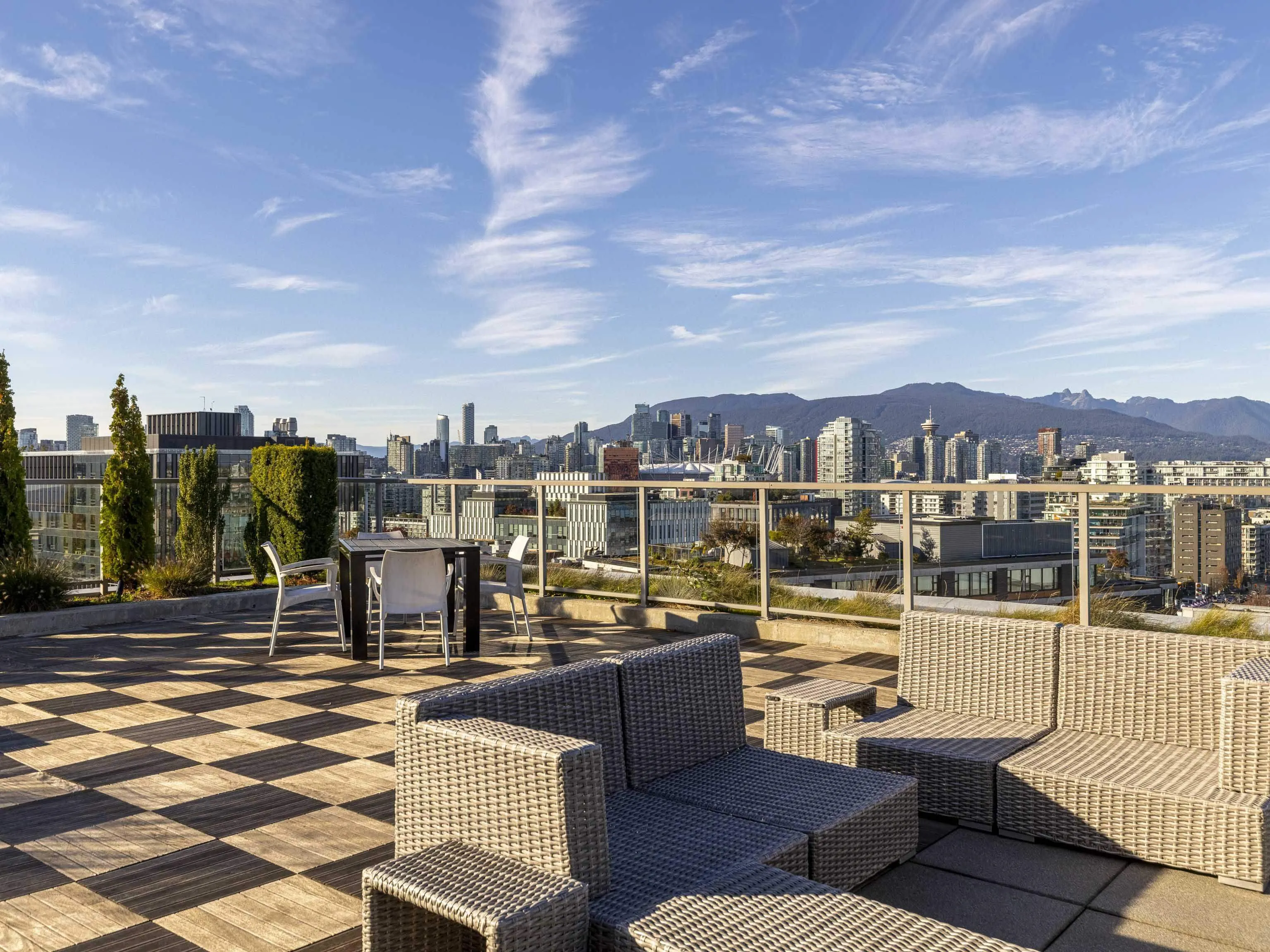 250 E 6th Avenue #352