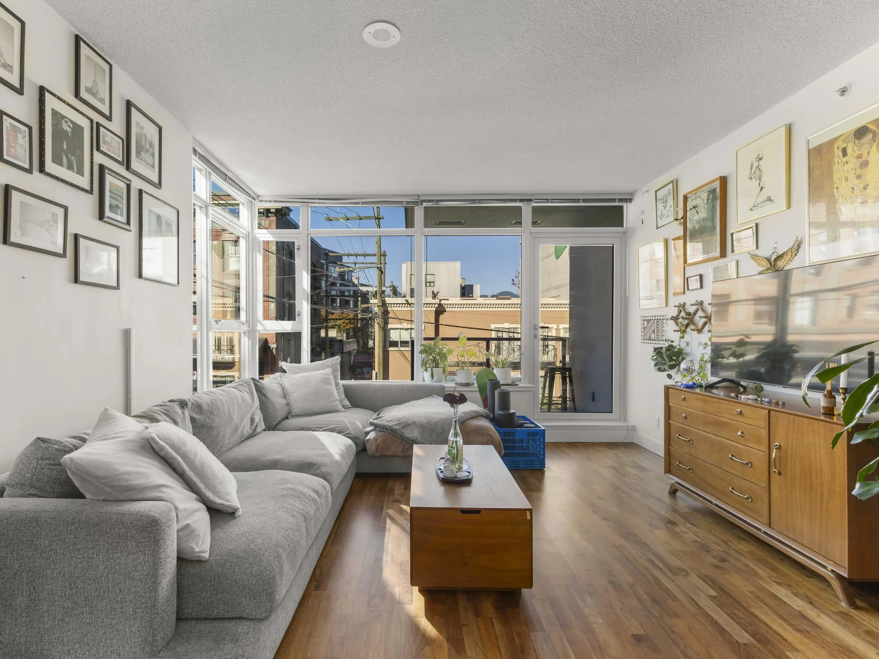 250 E 6th Avenue #352