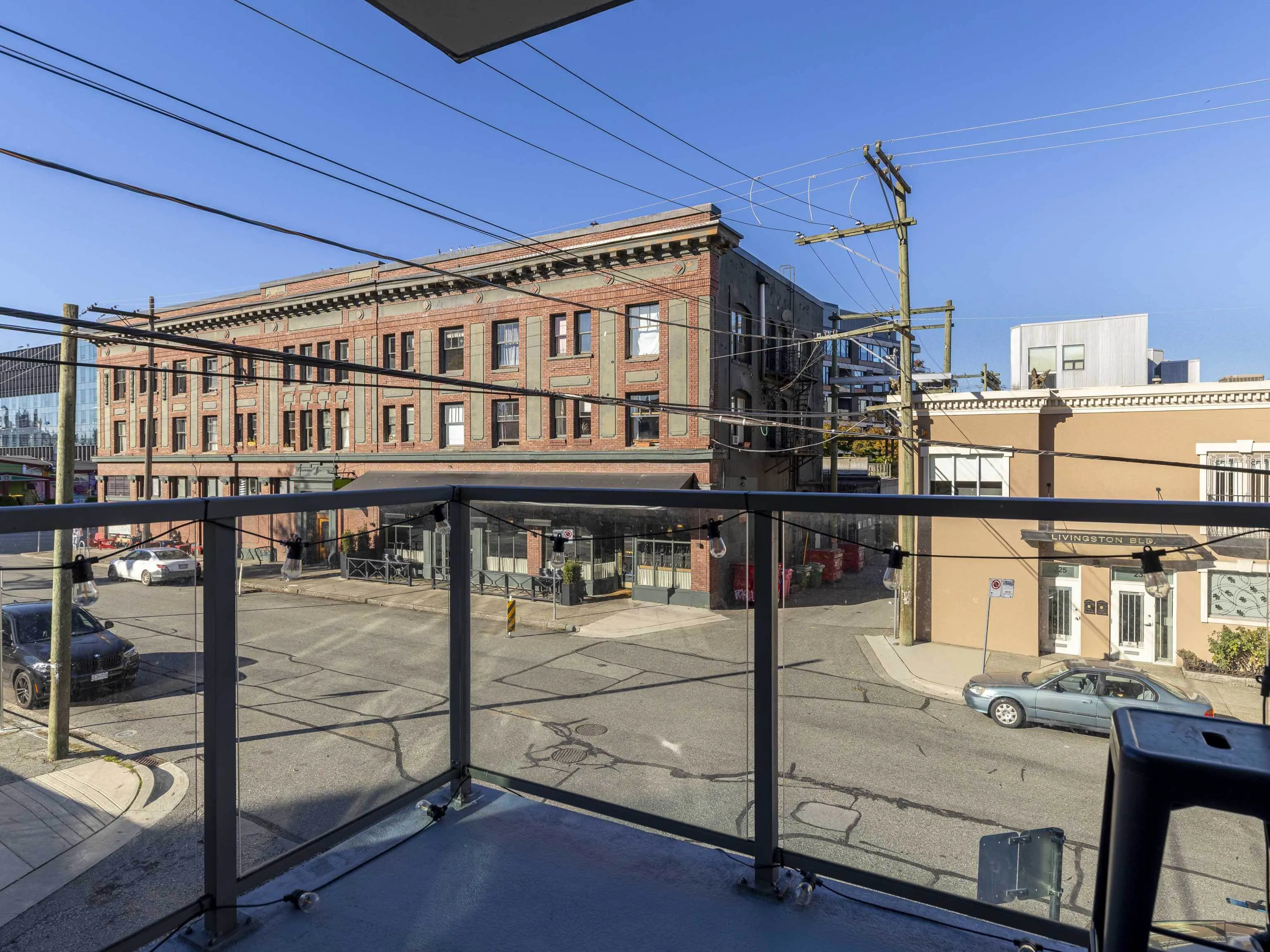 250 E 6th Avenue #352