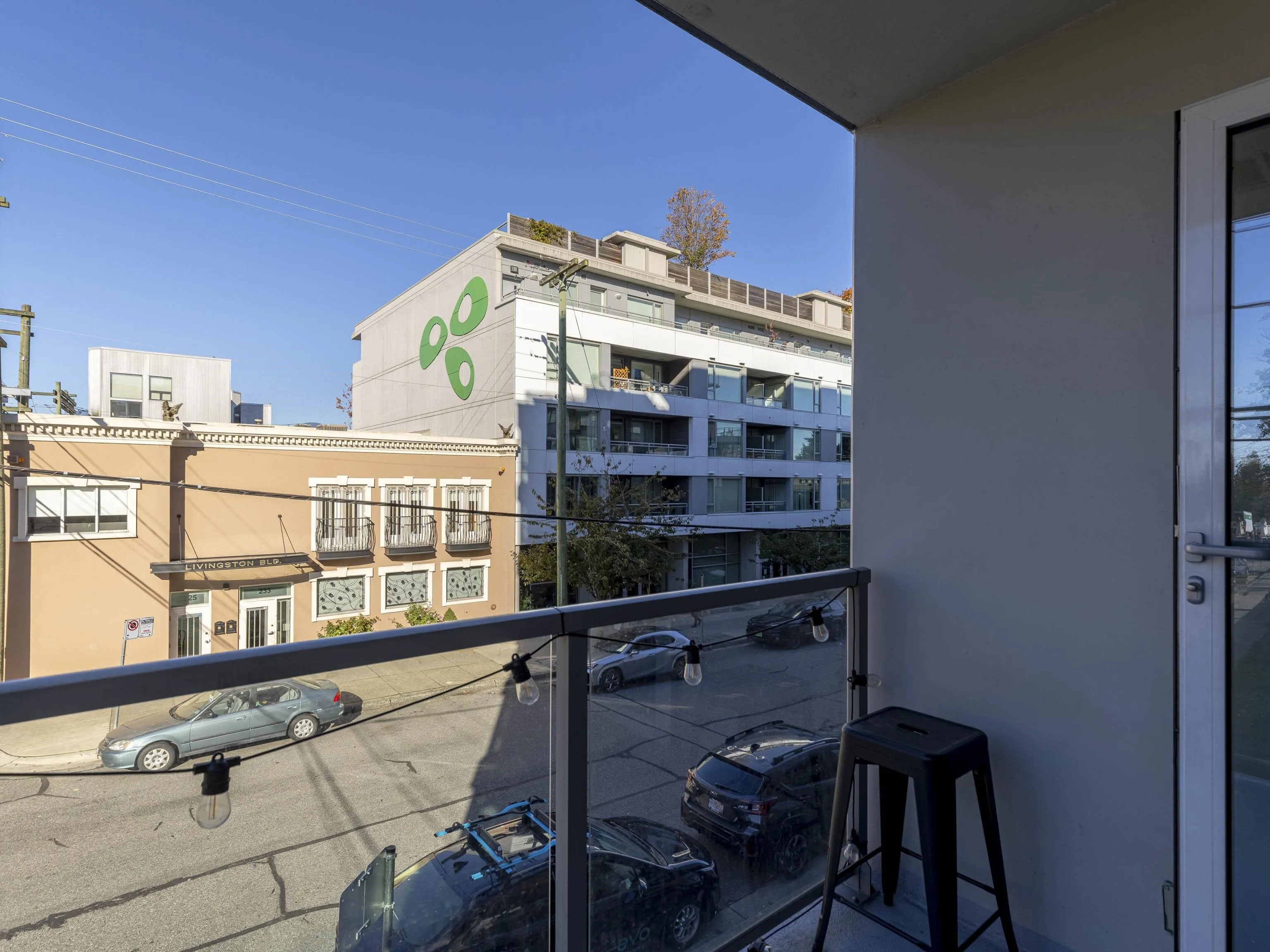 250 E 6th Avenue #352