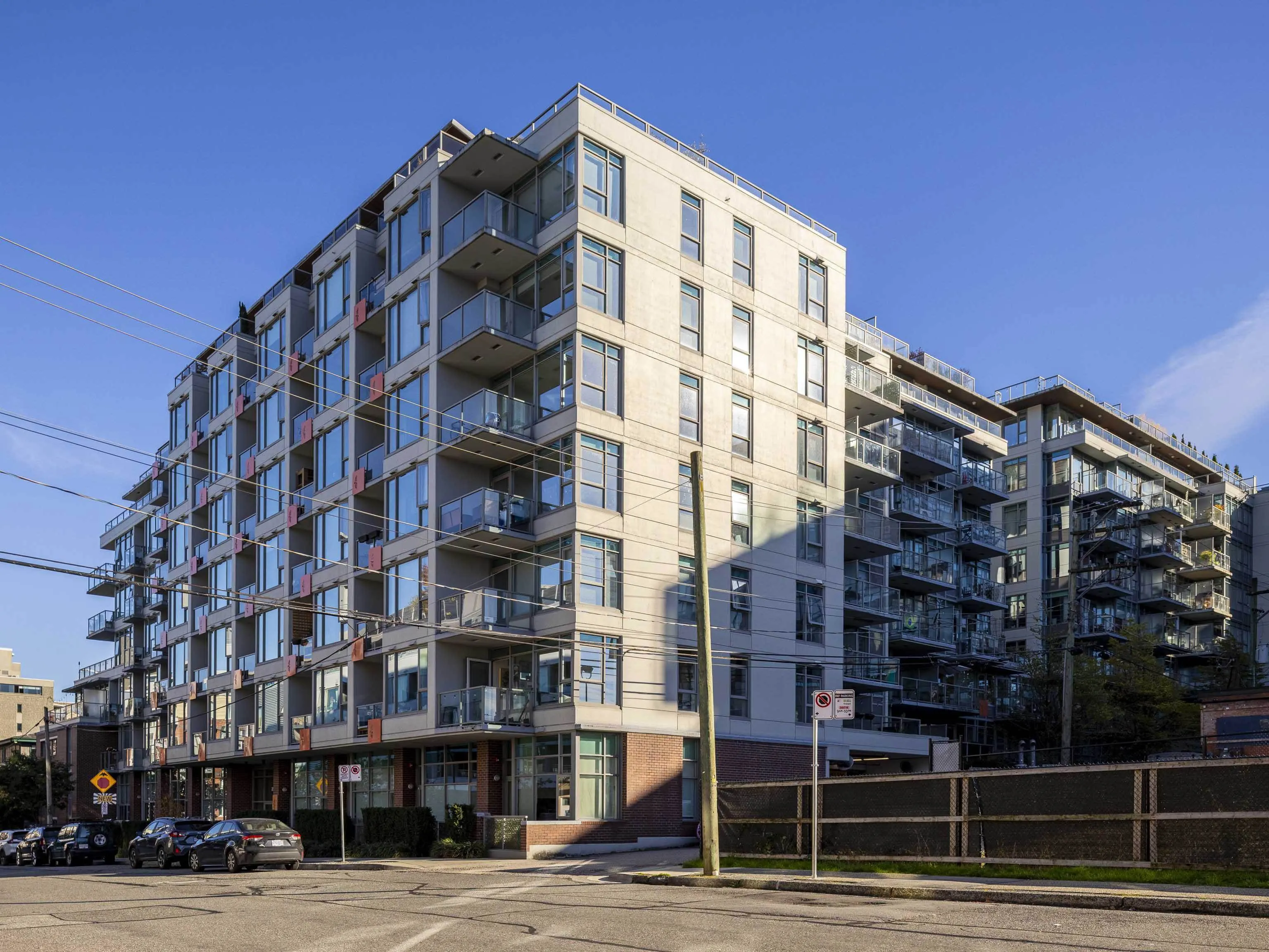 250 E 6th Avenue #352