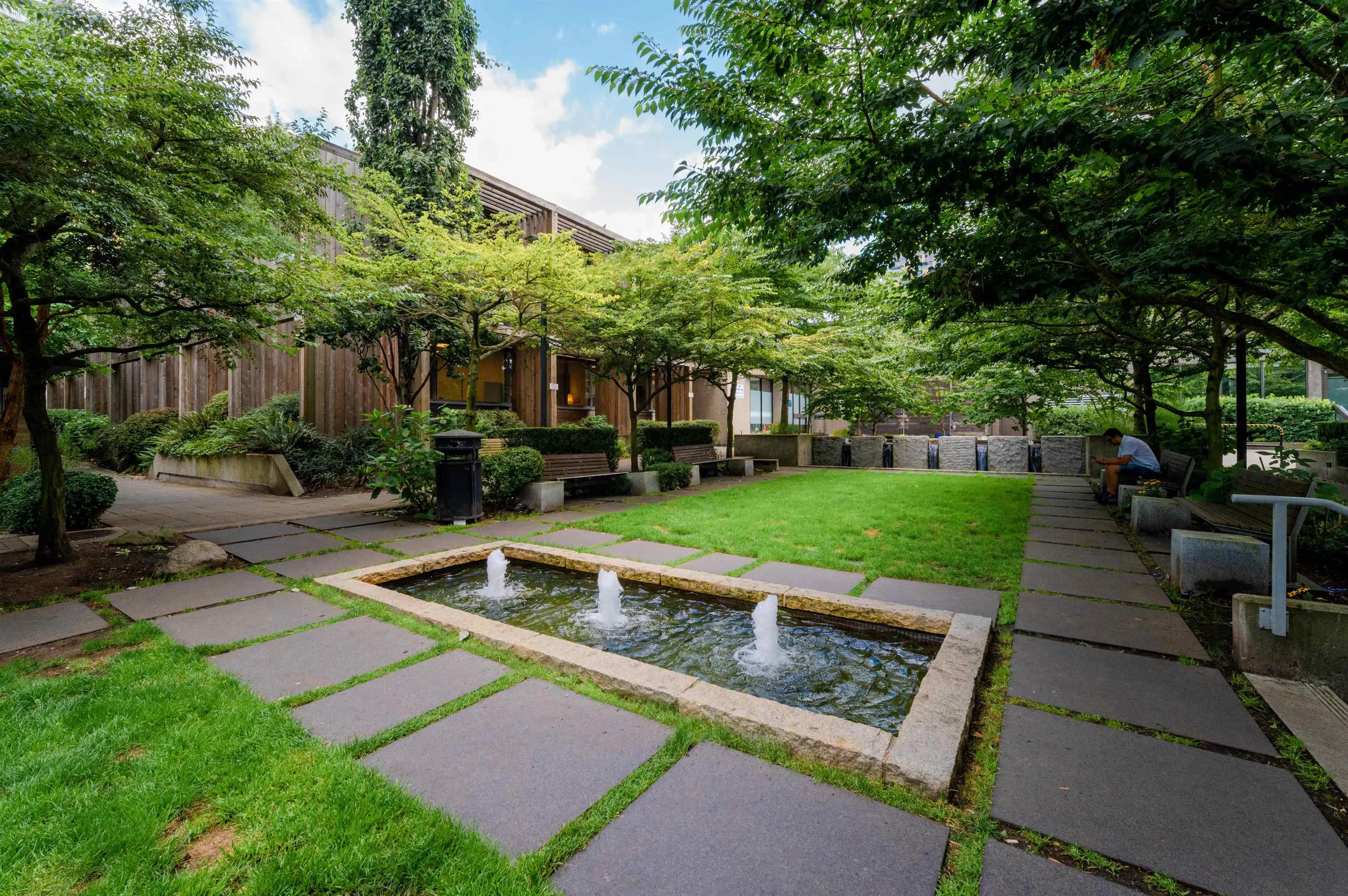 158 W 13th Street #1503