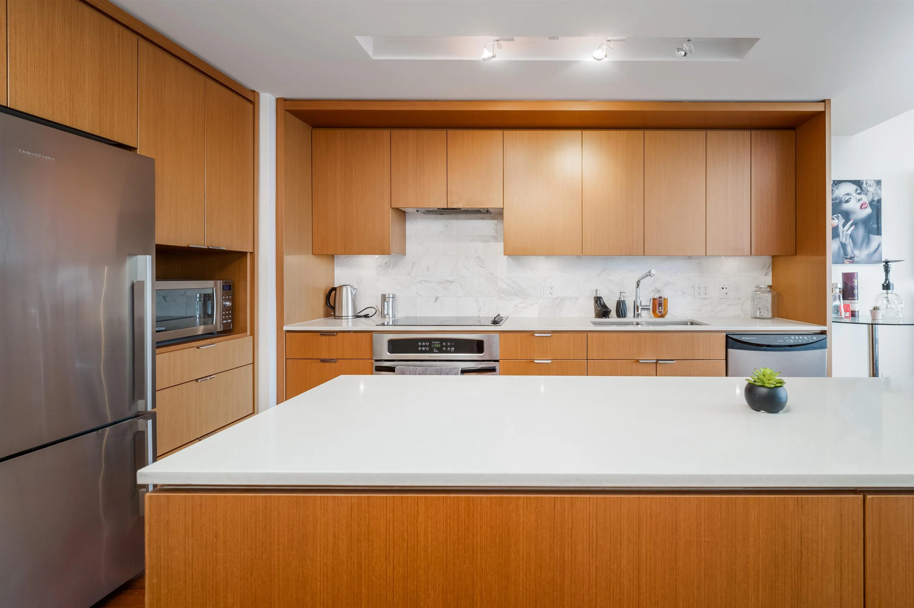 158 W 13th Street #1503