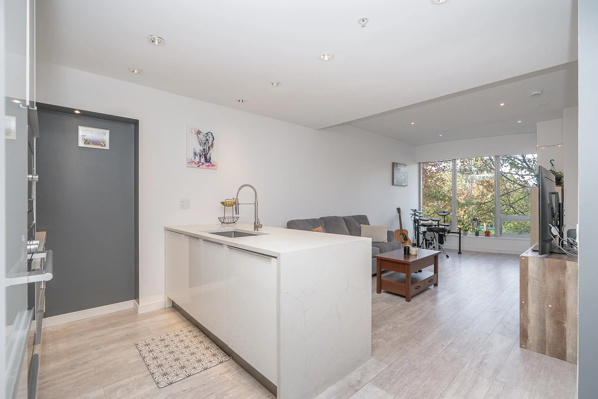 181 W 1st Avenue #203