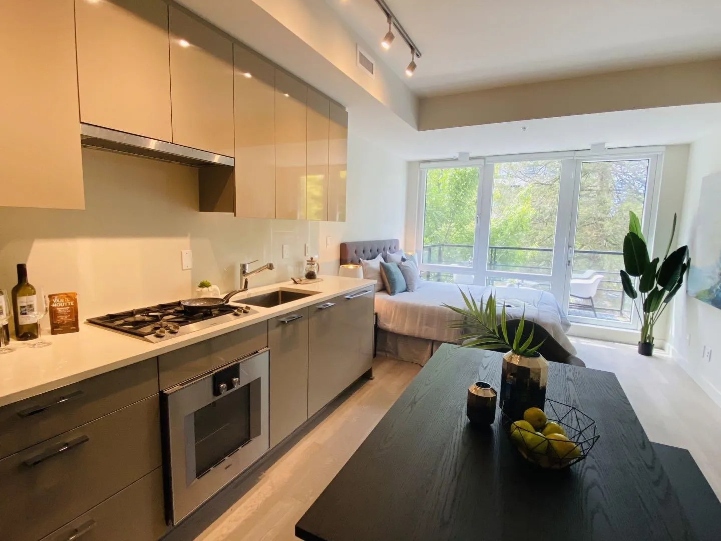 4408 Cambie Street #204