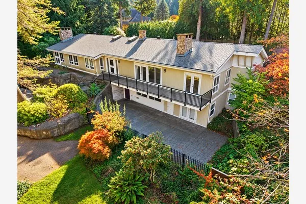 13284 Crescent Road