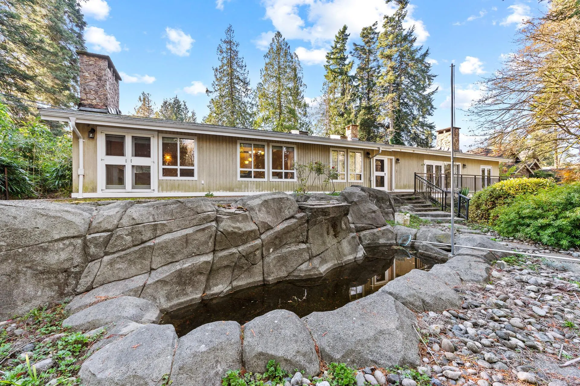 13284 Crescent Road