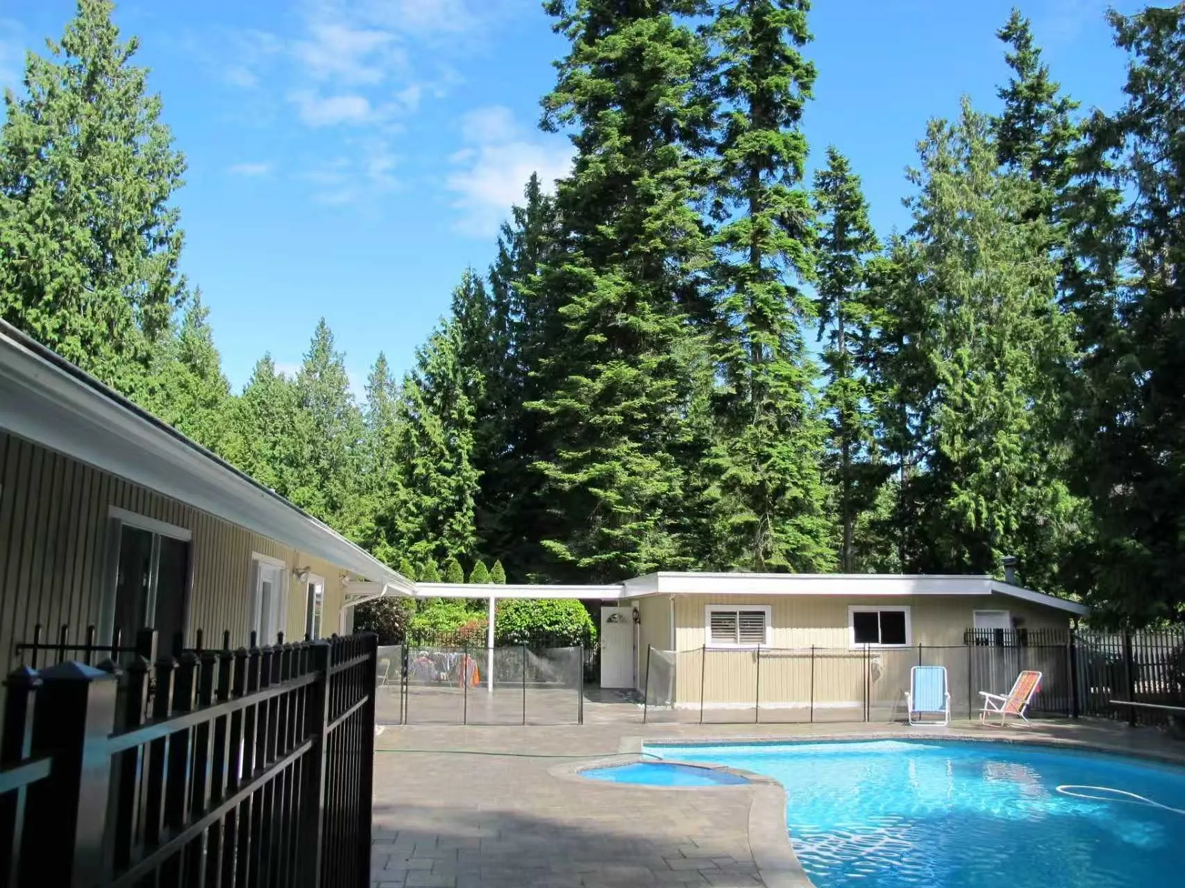 13284 Crescent Road