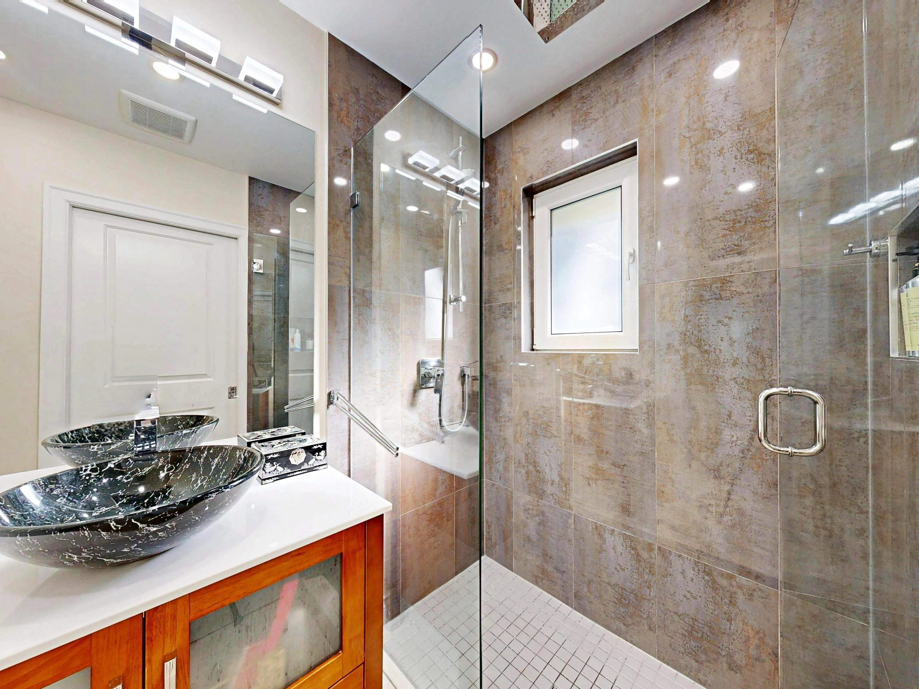 3363 Viewmount Place