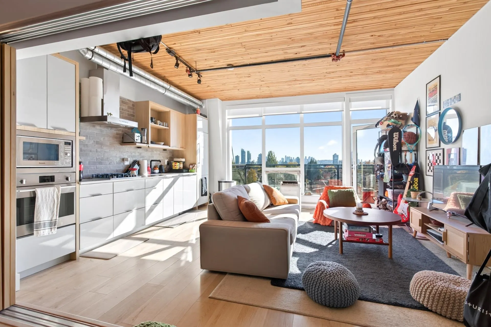 4223 Hastings Street #406