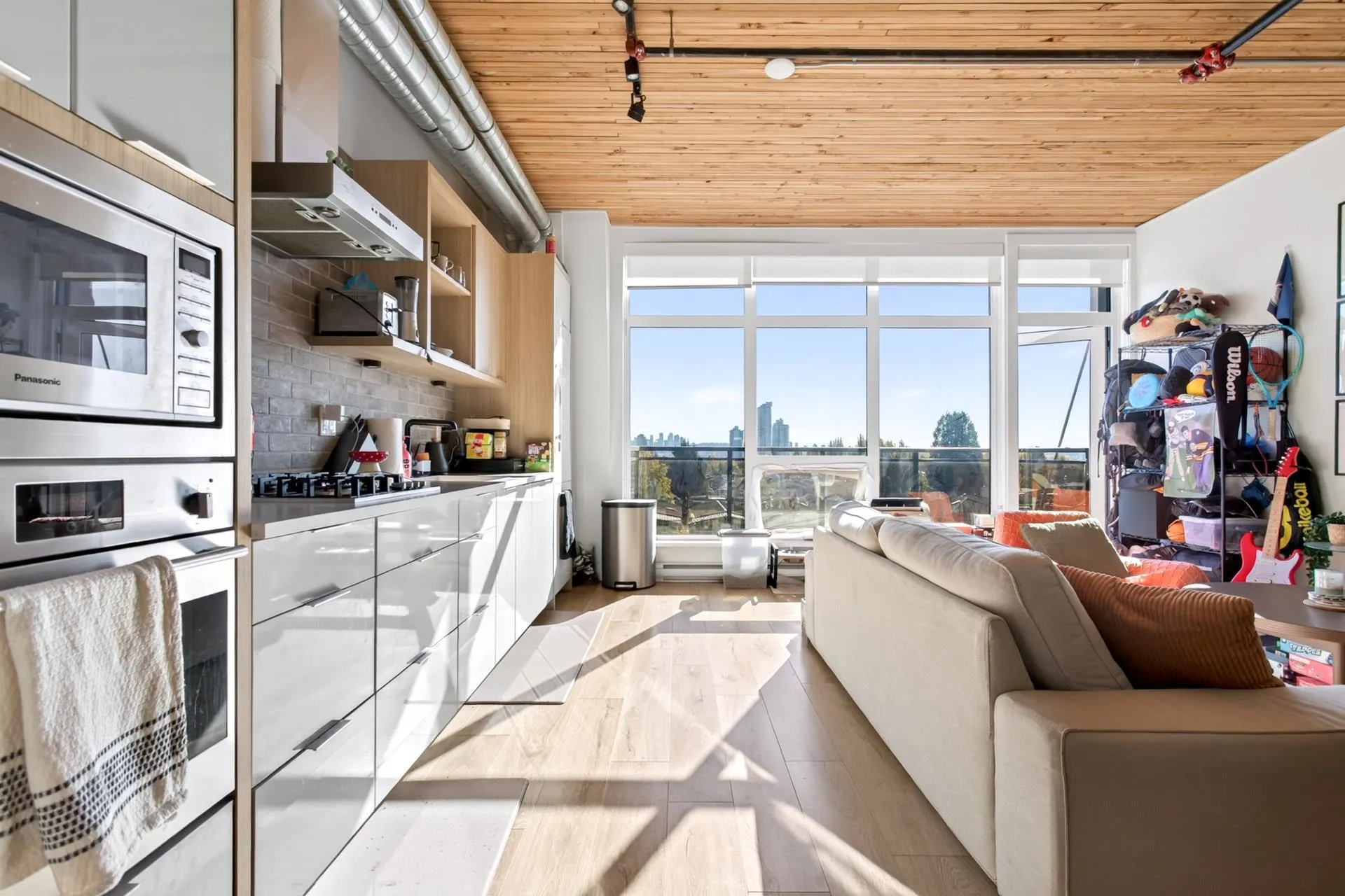 4223 Hastings Street #406
