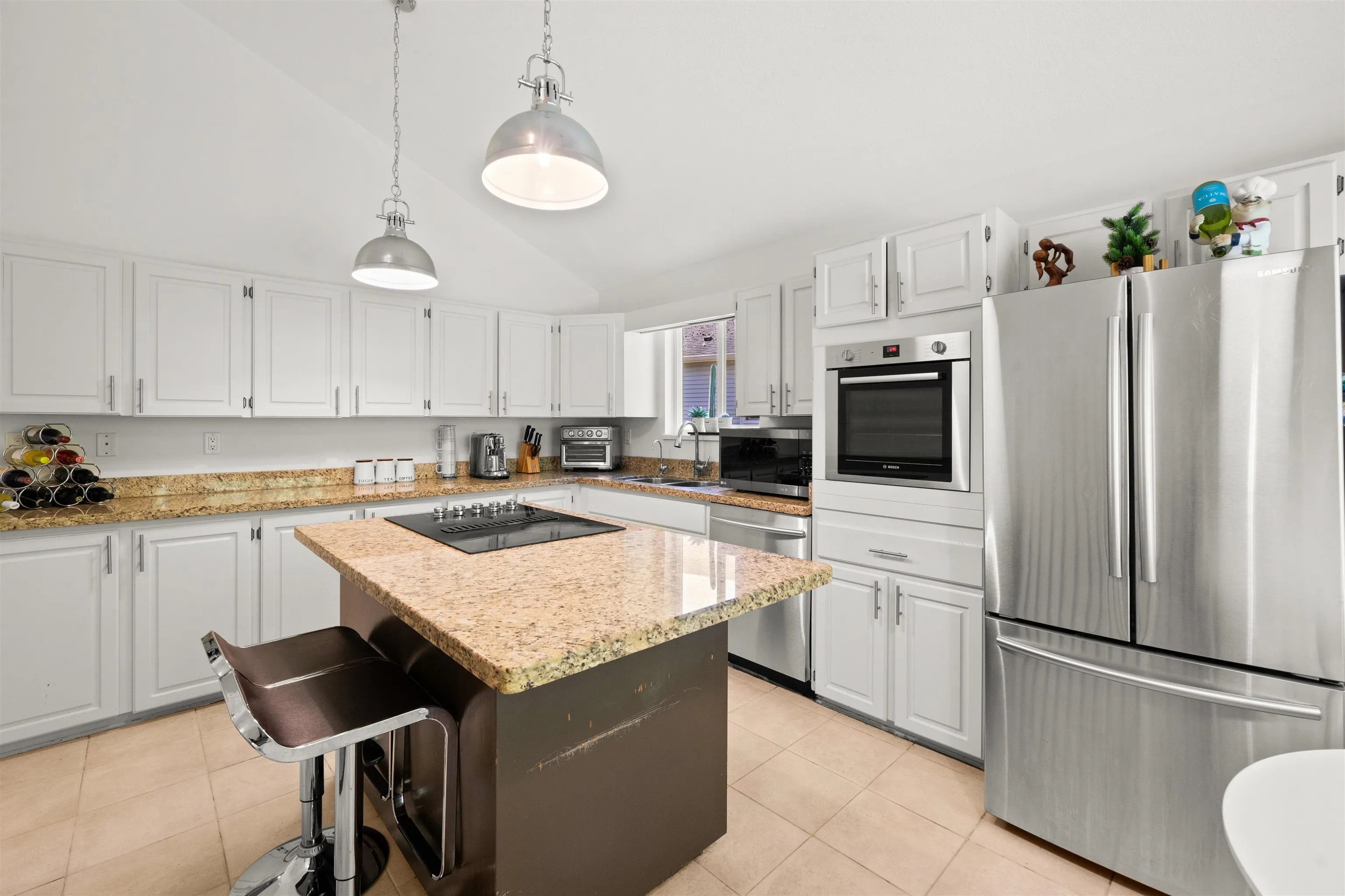 3336 Manning Crescent