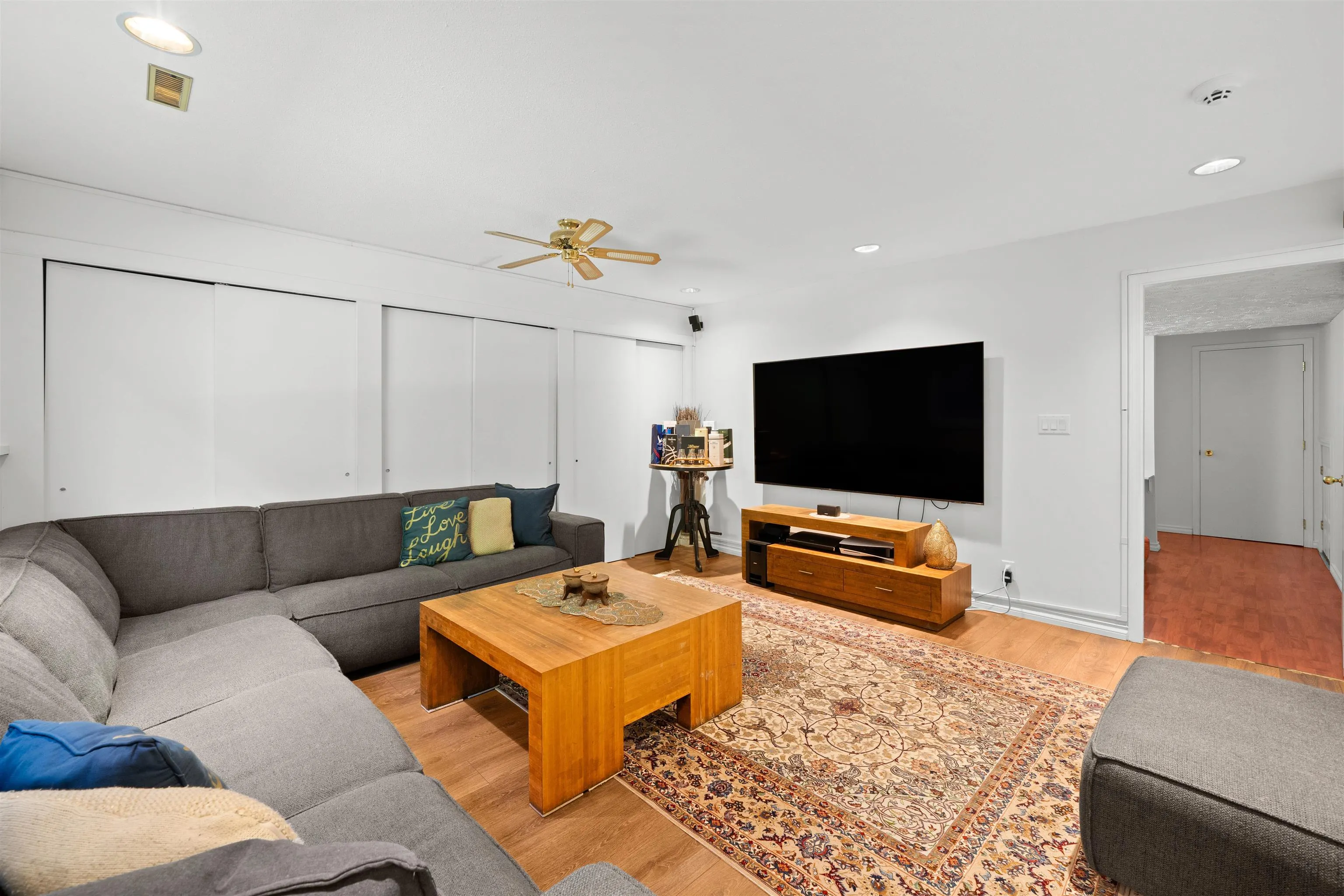 3336 Manning Crescent
