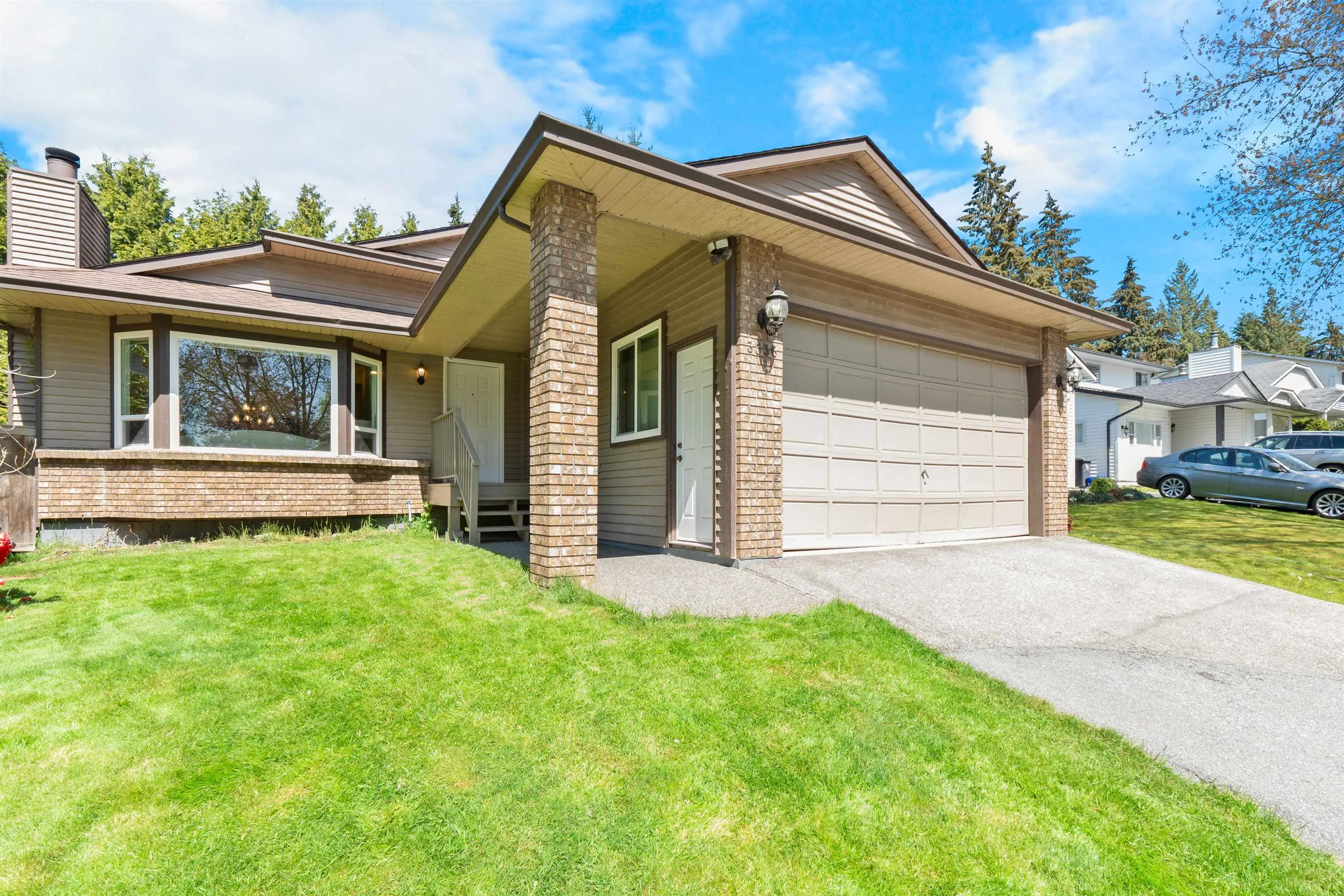 3336 Manning Crescent
